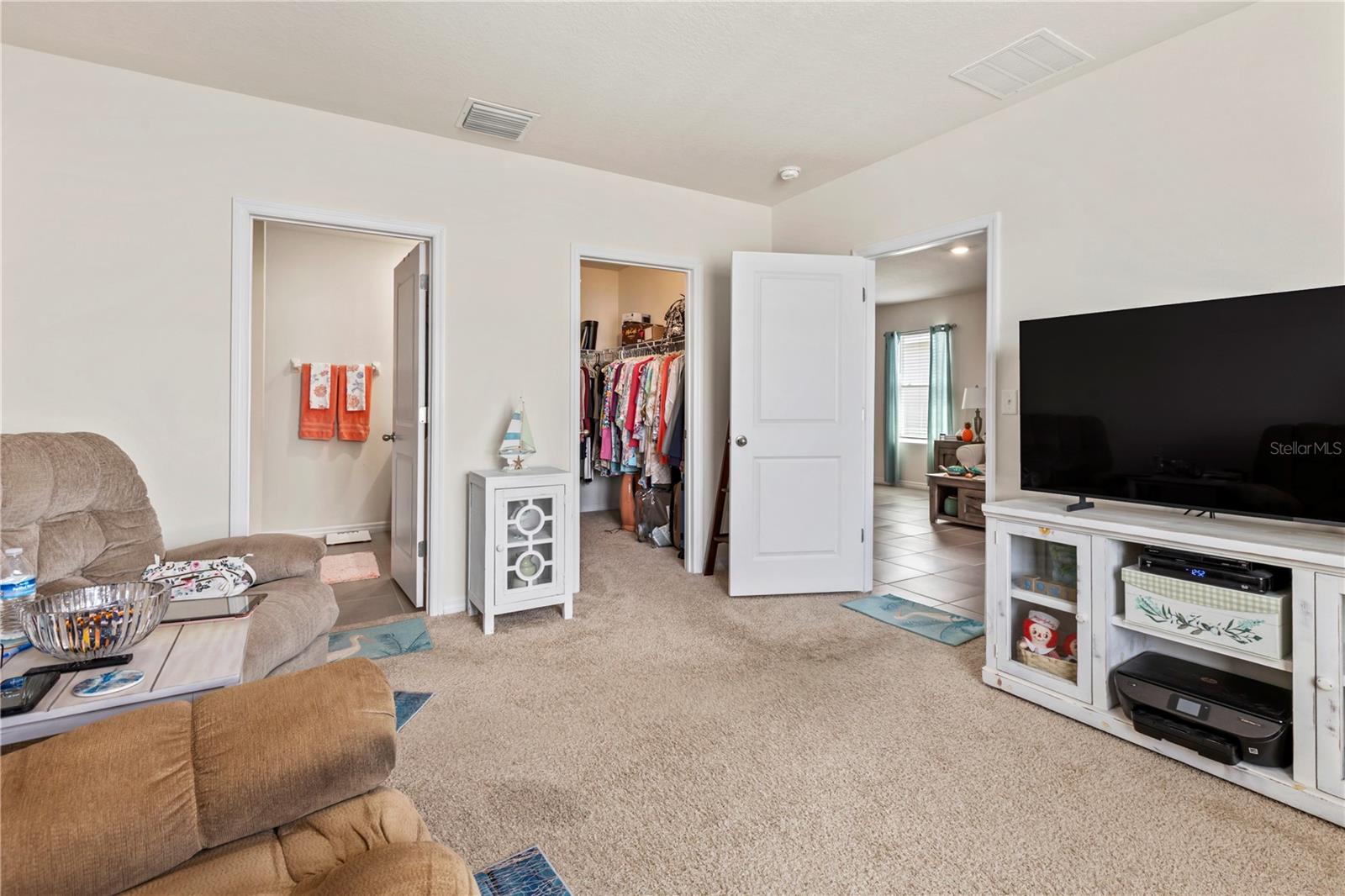 Image 3 of 22 For 17067 Oval Rum Drive
