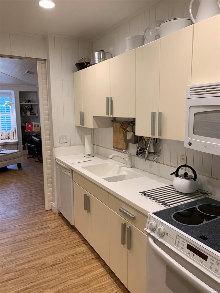 Image 19 of 33 For 3510 54th Drive W 101