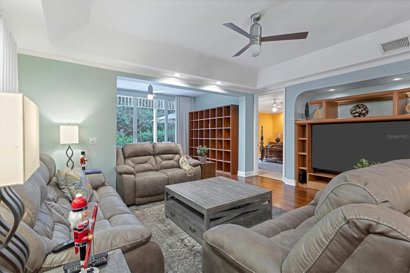 Image 9 of 36 For 3510 54th Drive W 103