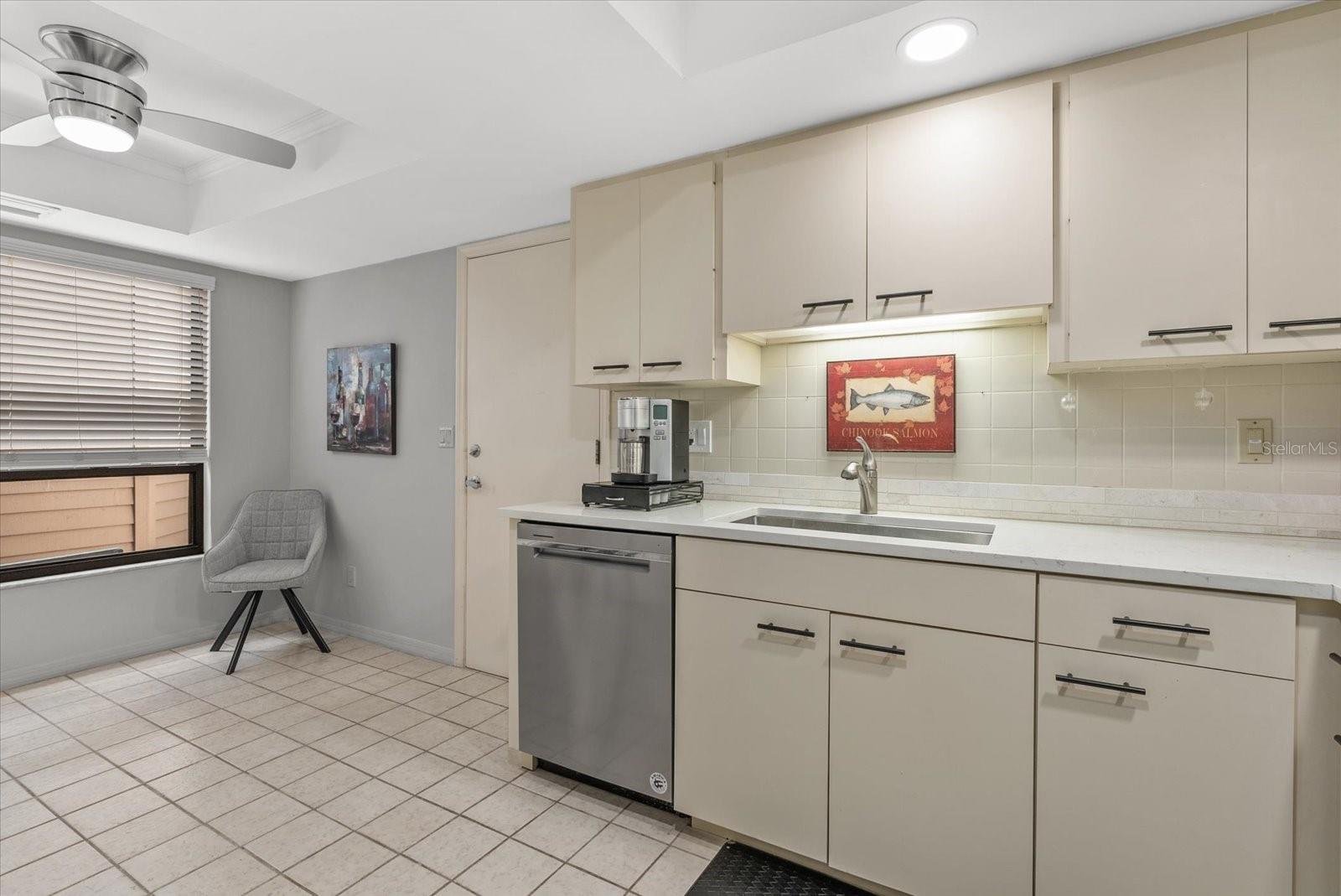 Image 12 of 30 For 3862 Wilshire Circle W 107