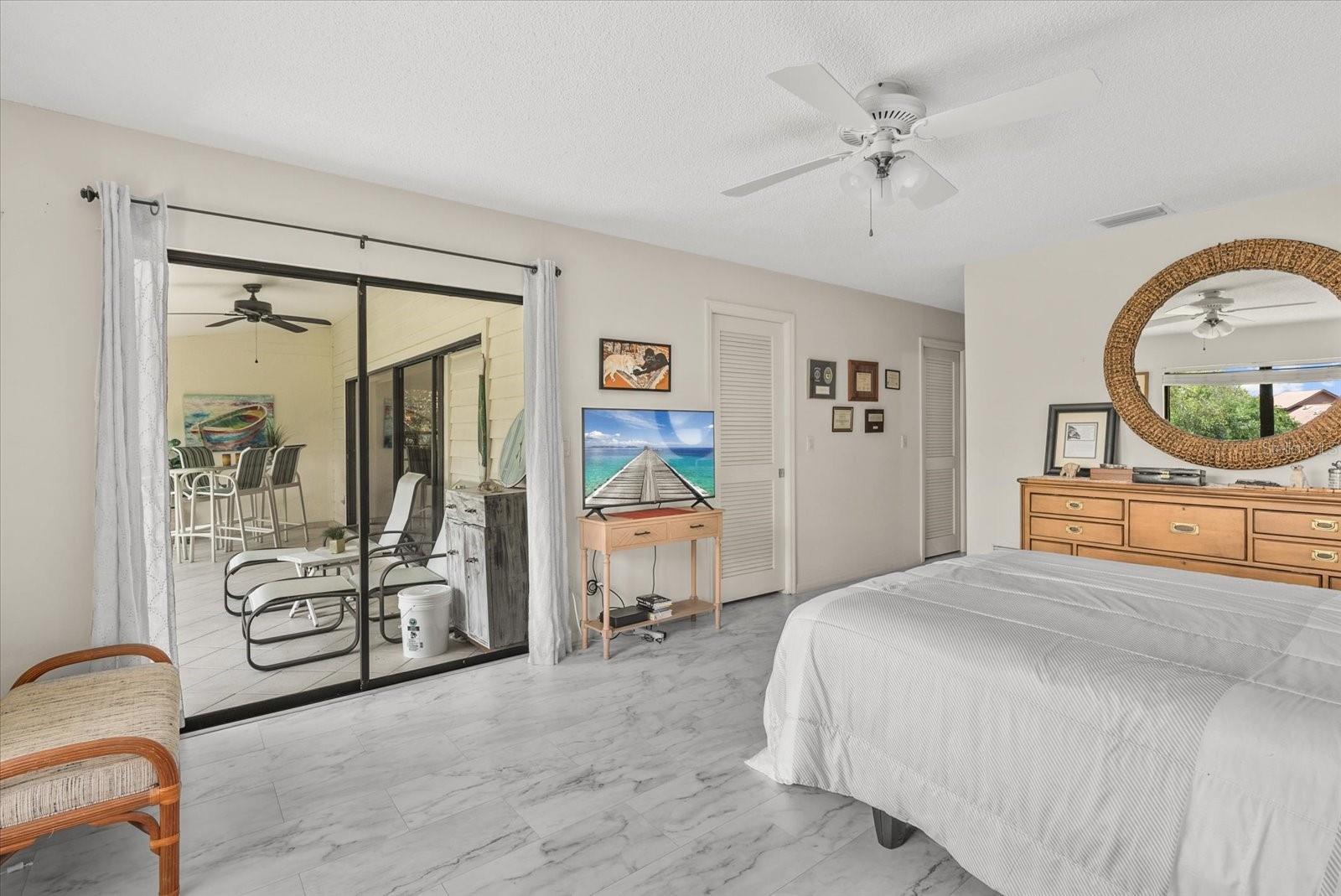 Image 19 of 30 For 3862 Wilshire Circle W 107