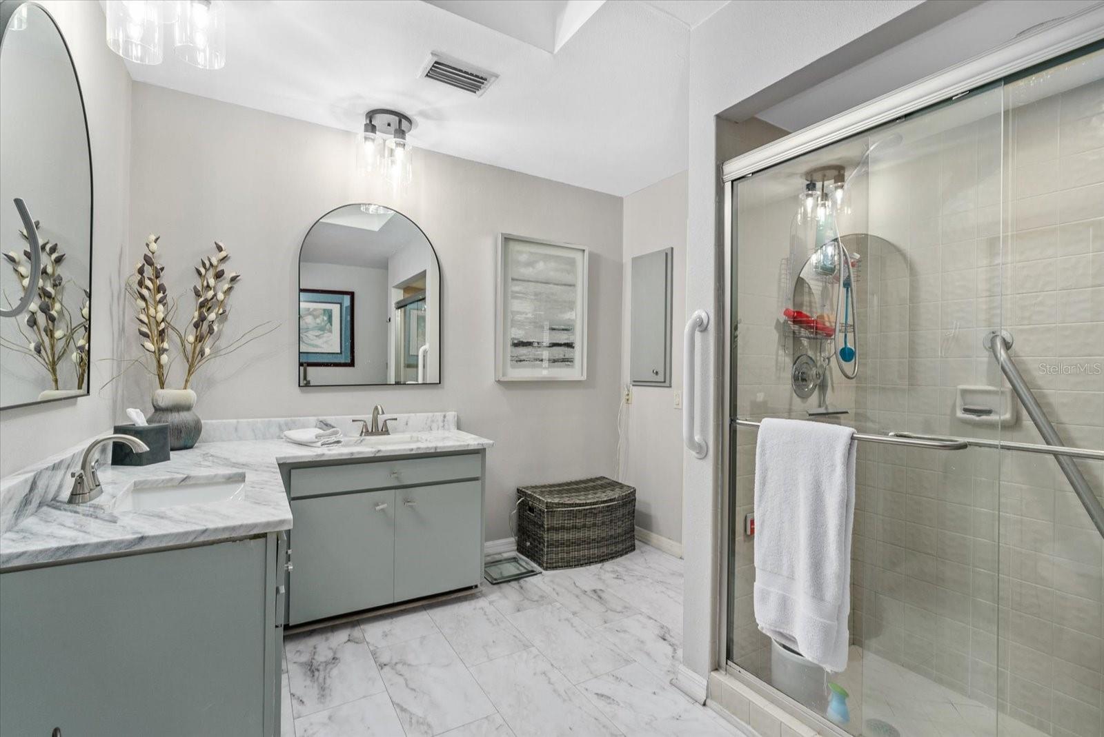 Image 20 of 30 For 3862 Wilshire Circle W 107