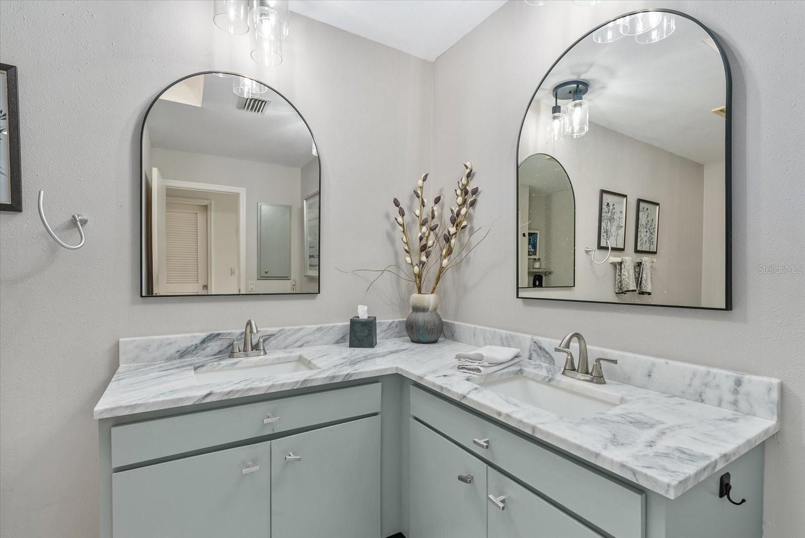 Image 21 of 30 For 3862 Wilshire Circle W 107