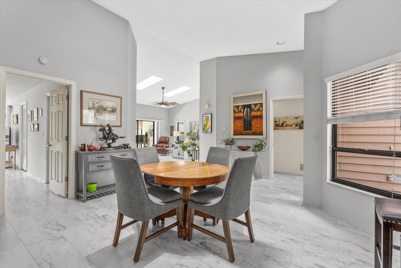 Image 9 of 30 For 3862 Wilshire Circle W 107