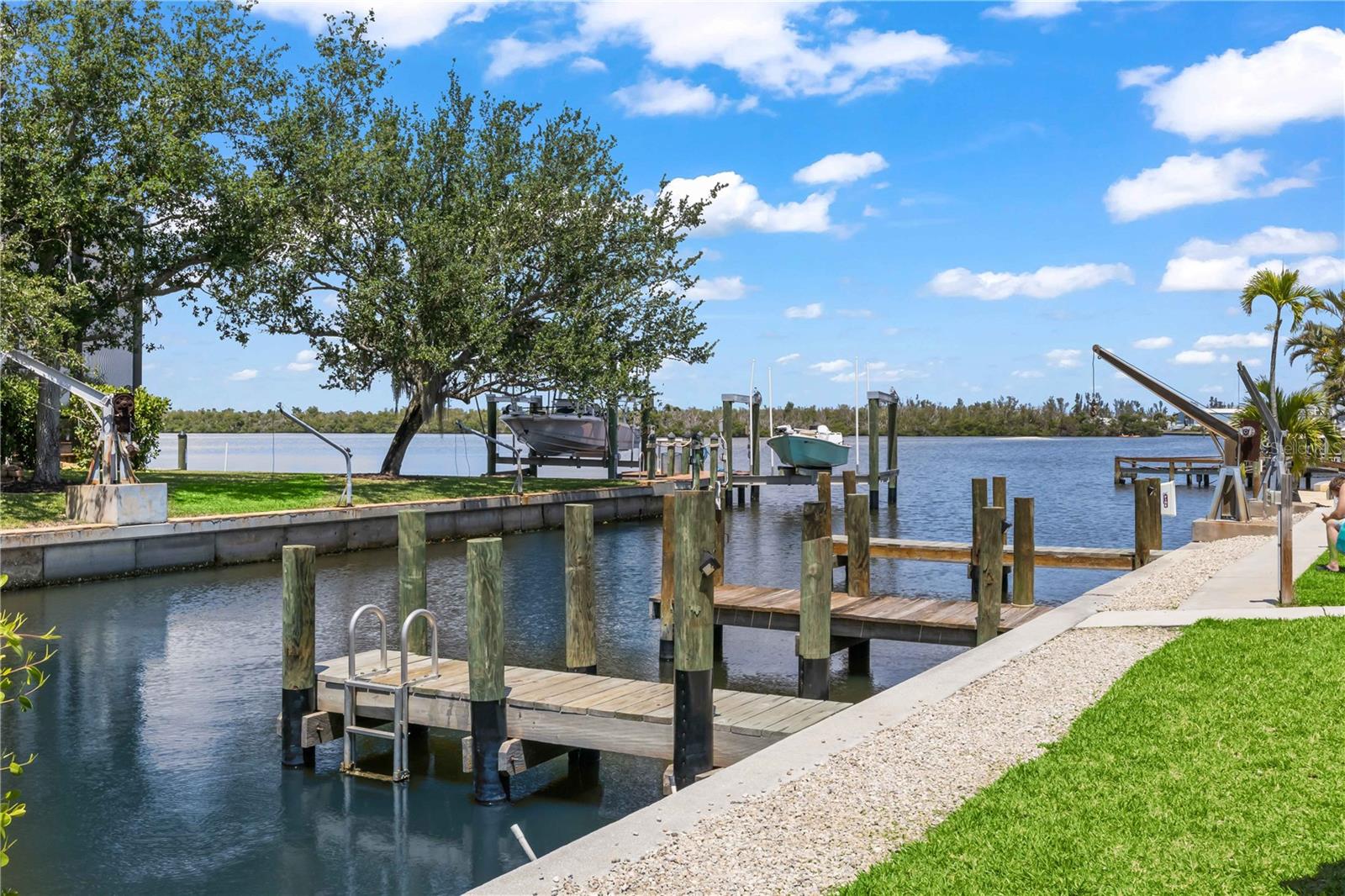 Image 13 of 88 For 12200 Shoreview Drive