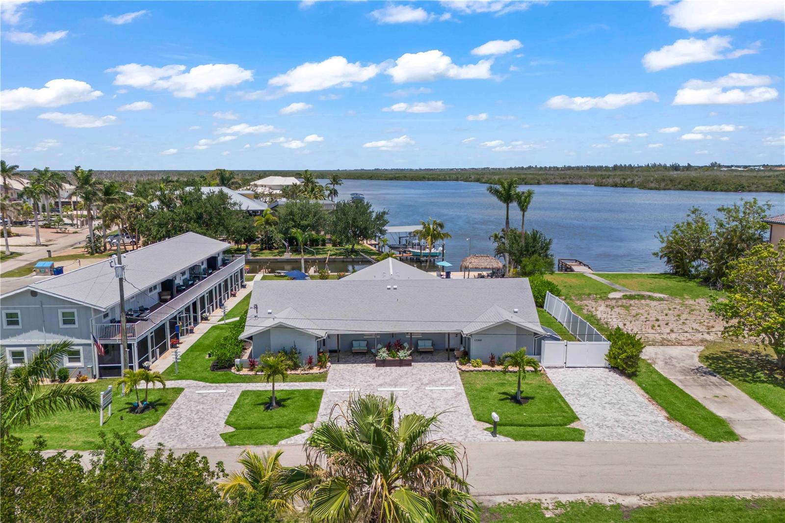 Image 4 of 88 For 12200 Shoreview Drive