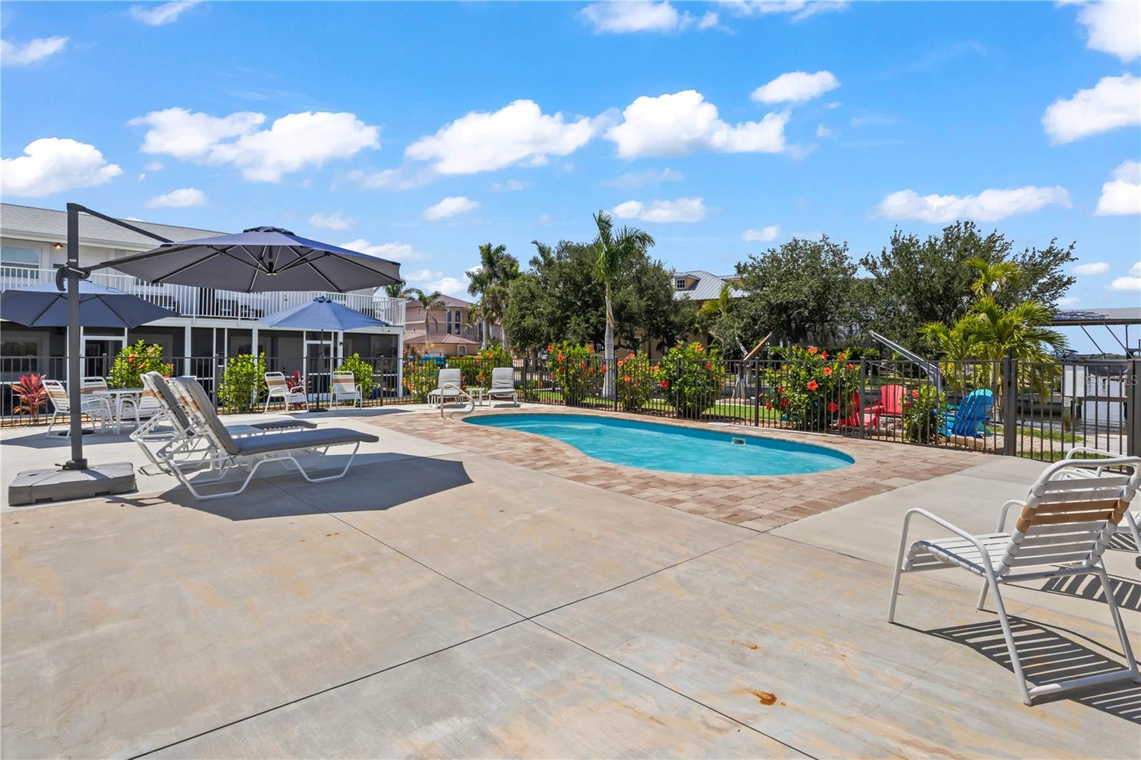 Image 81 of 88 For 12200 Shoreview Drive