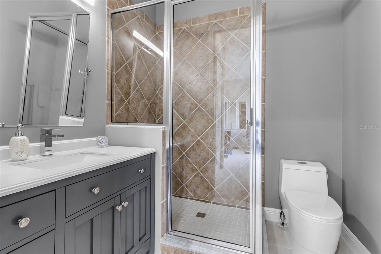 Image 21 of 41 For 1915 Harbour Links Circle 6