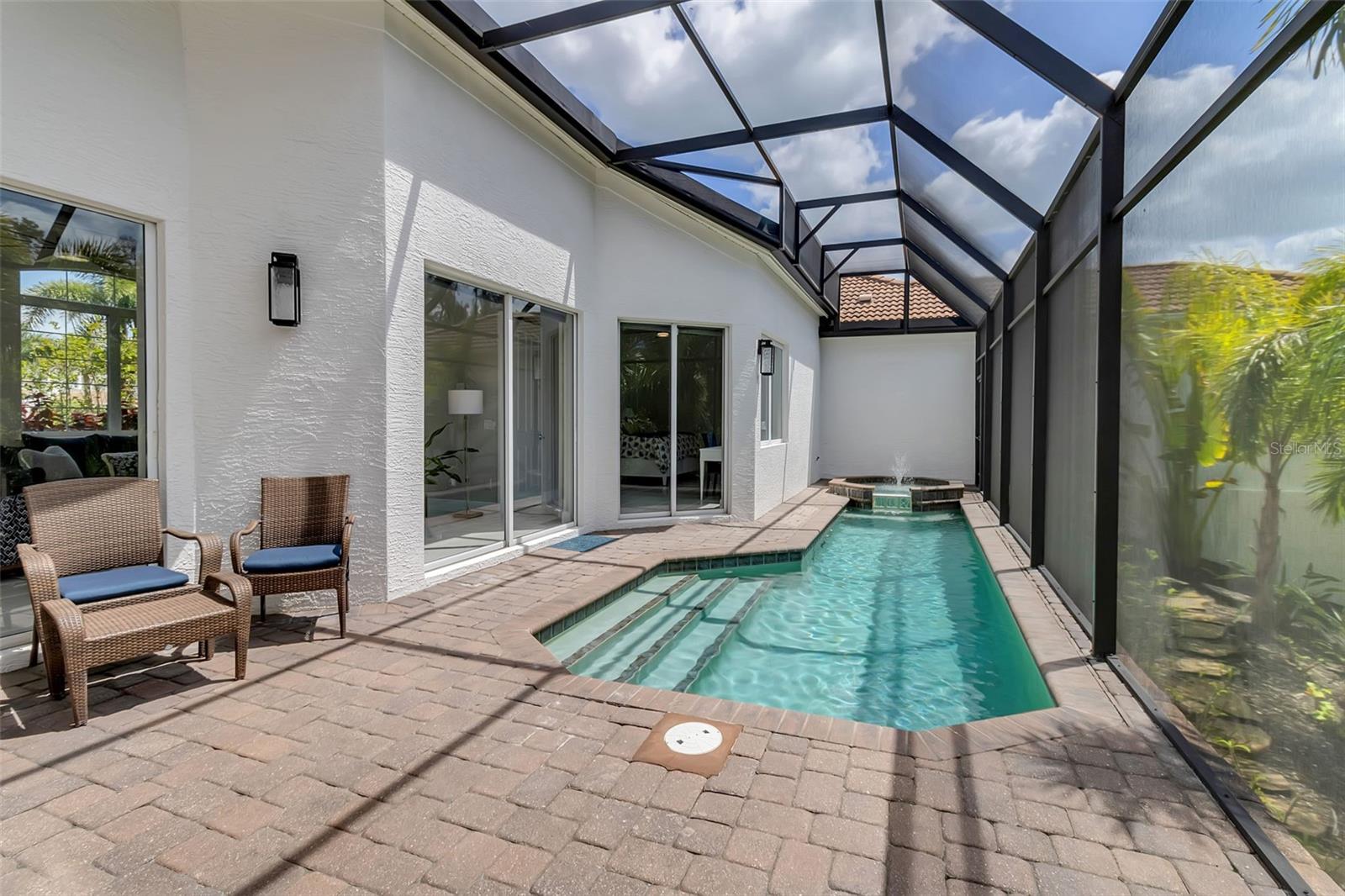 Image 39 of 41 For 1915 Harbour Links Circle 6