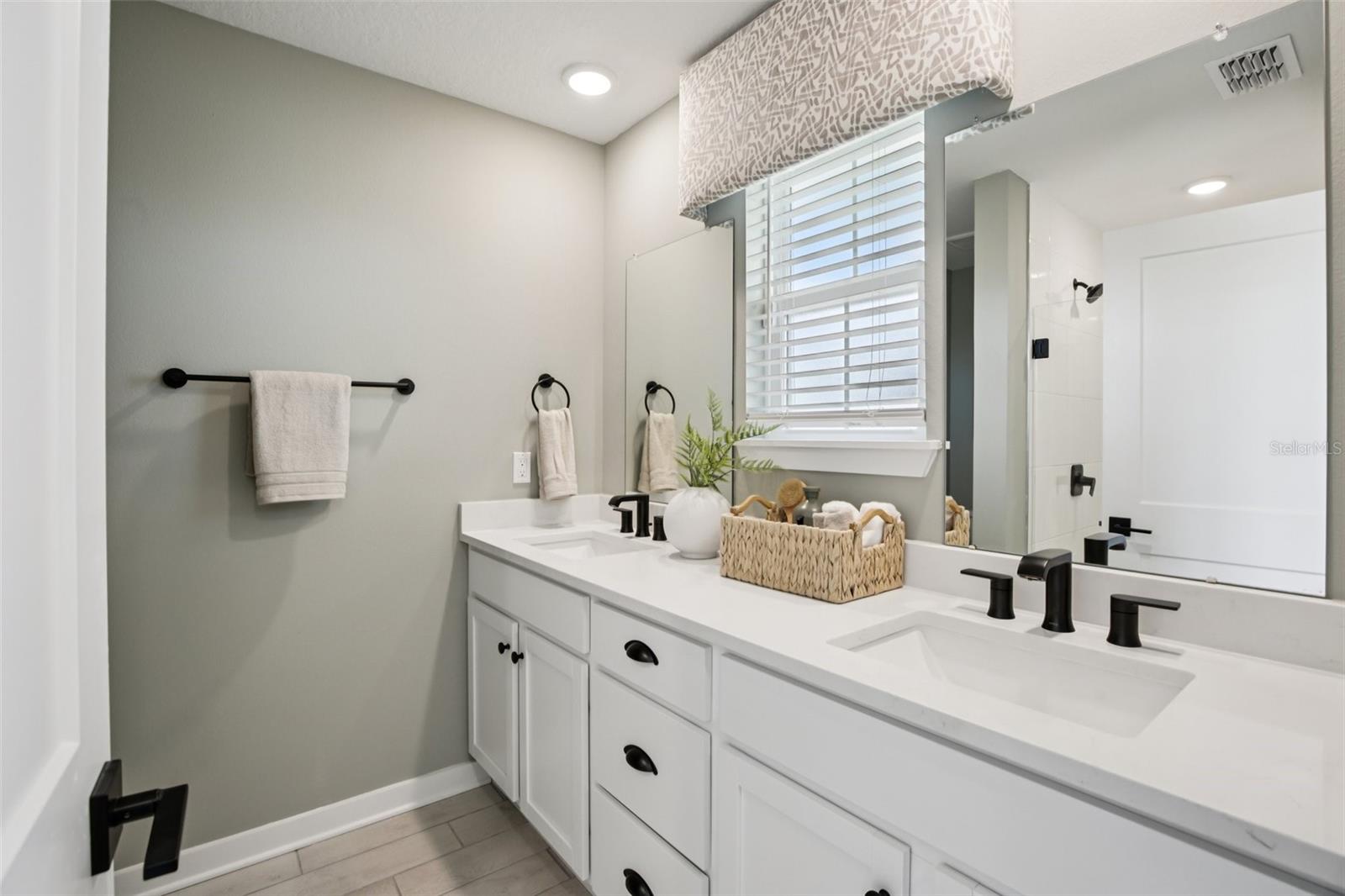 Image 8 of 15 For 15174 Dynasty Trail