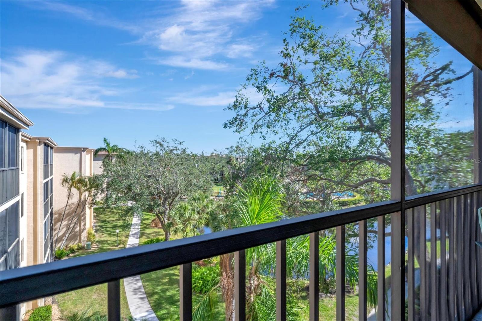 Image 22 of 45 For 625 30th Avenue W G408