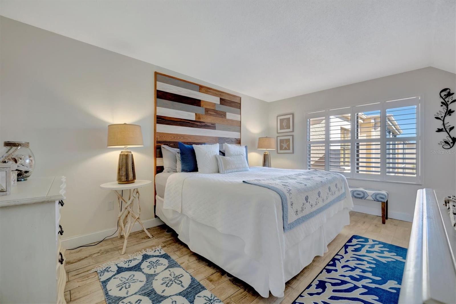 Image 23 of 45 For 625 30th Avenue W G408