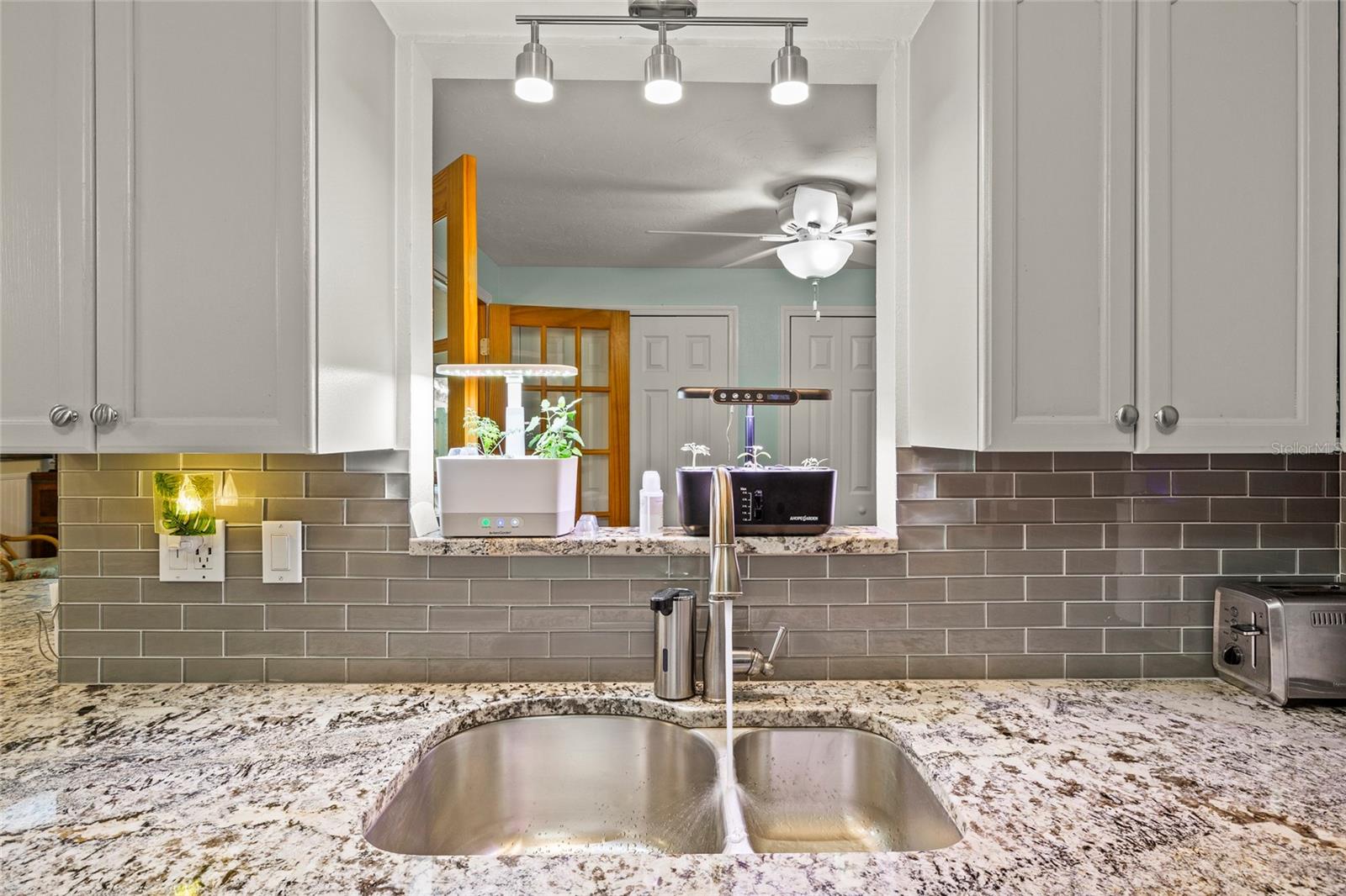 Image 15 of 30 For 6401 36th Avenue W