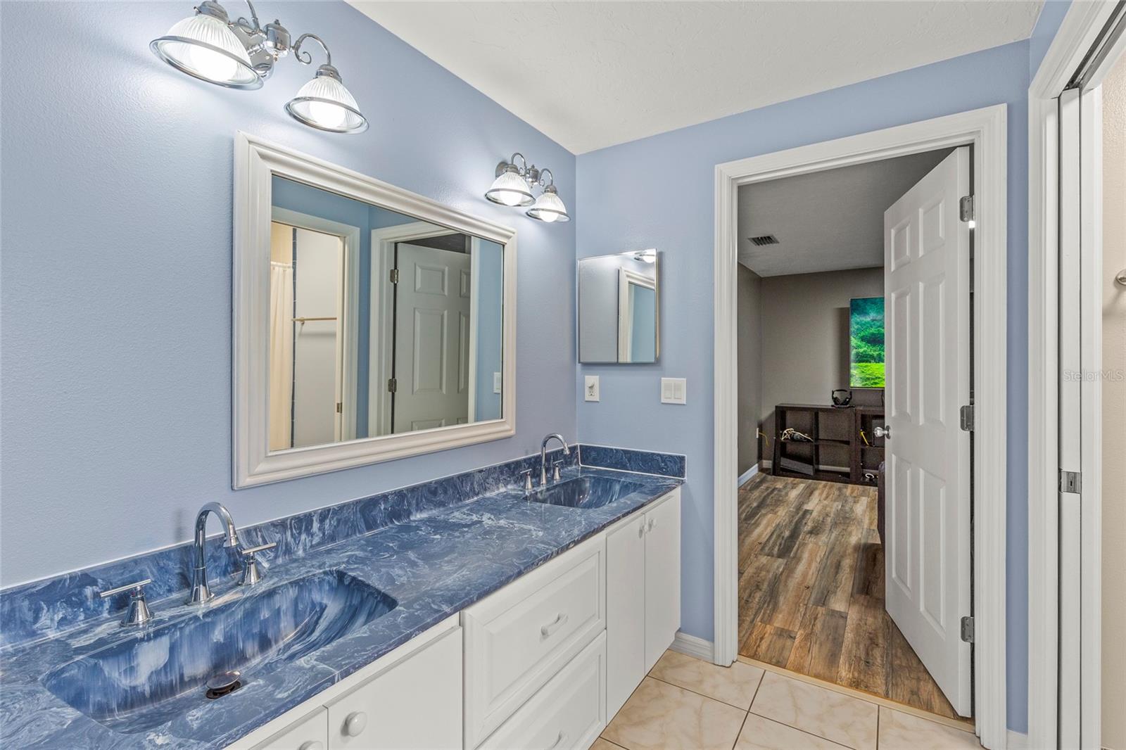 Image 24 of 30 For 6401 36th Avenue W