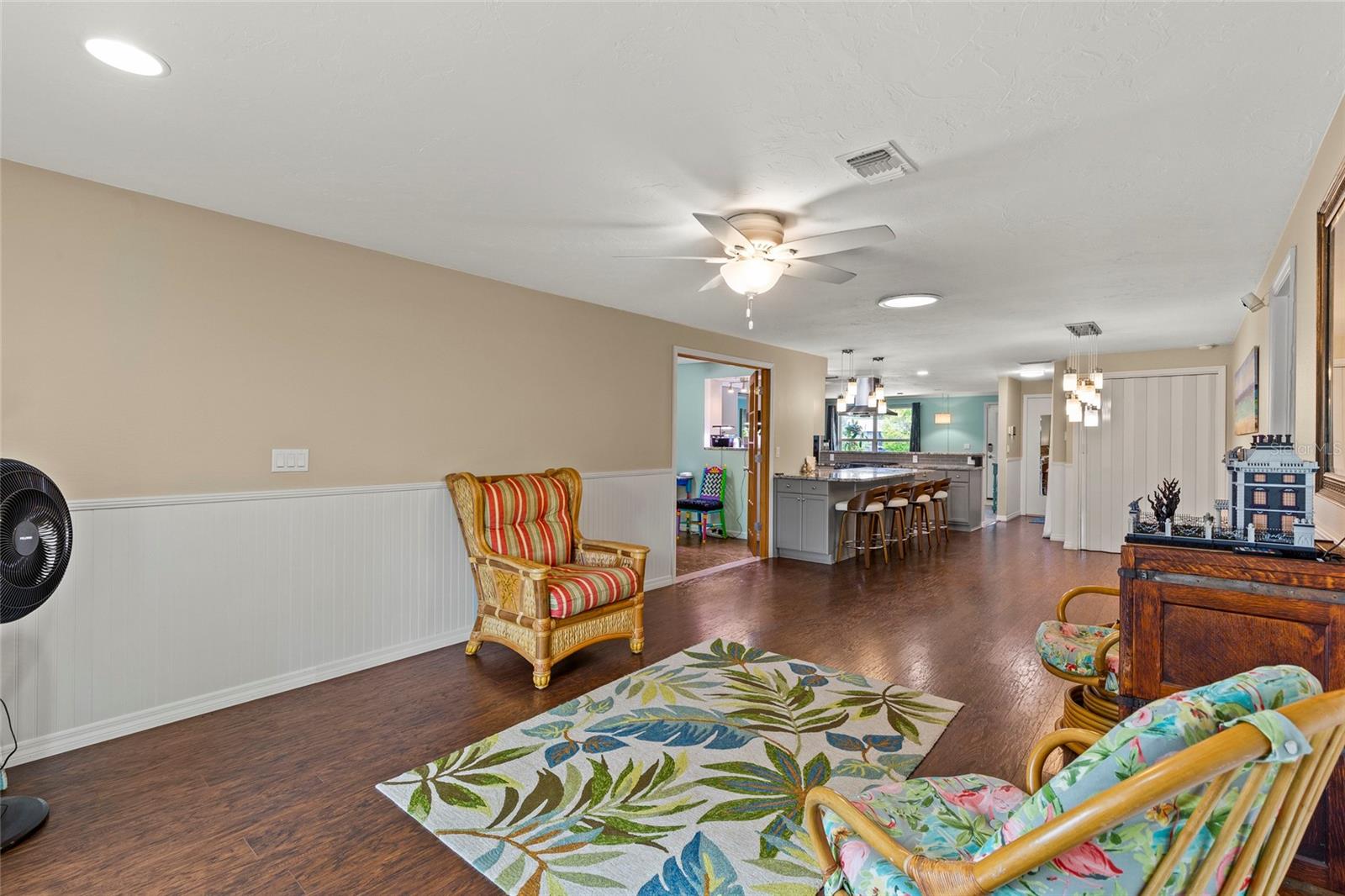 Image 8 of 30 For 6401 36th Avenue W