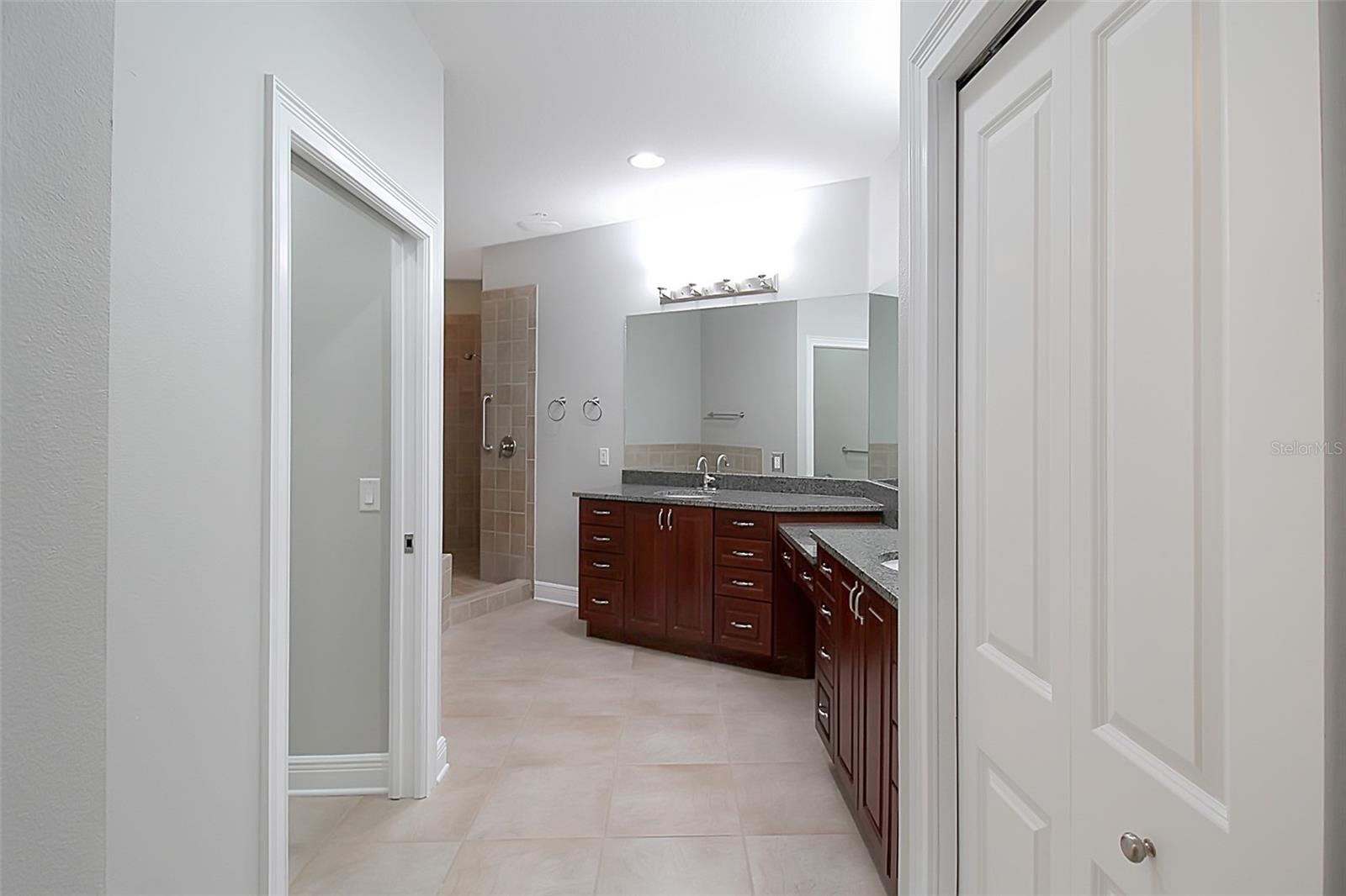 Image 14 of 37 For 1003 Bellasol Way 9201