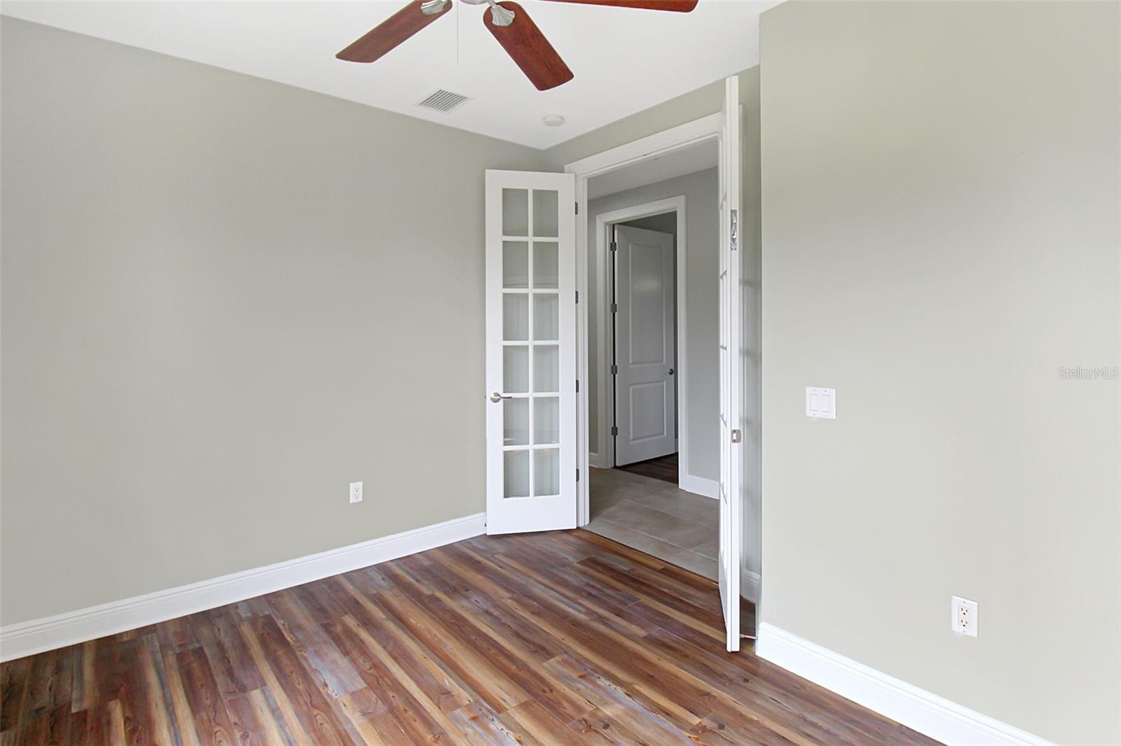 Image 17 of 37 For 1003 Bellasol Way 9201