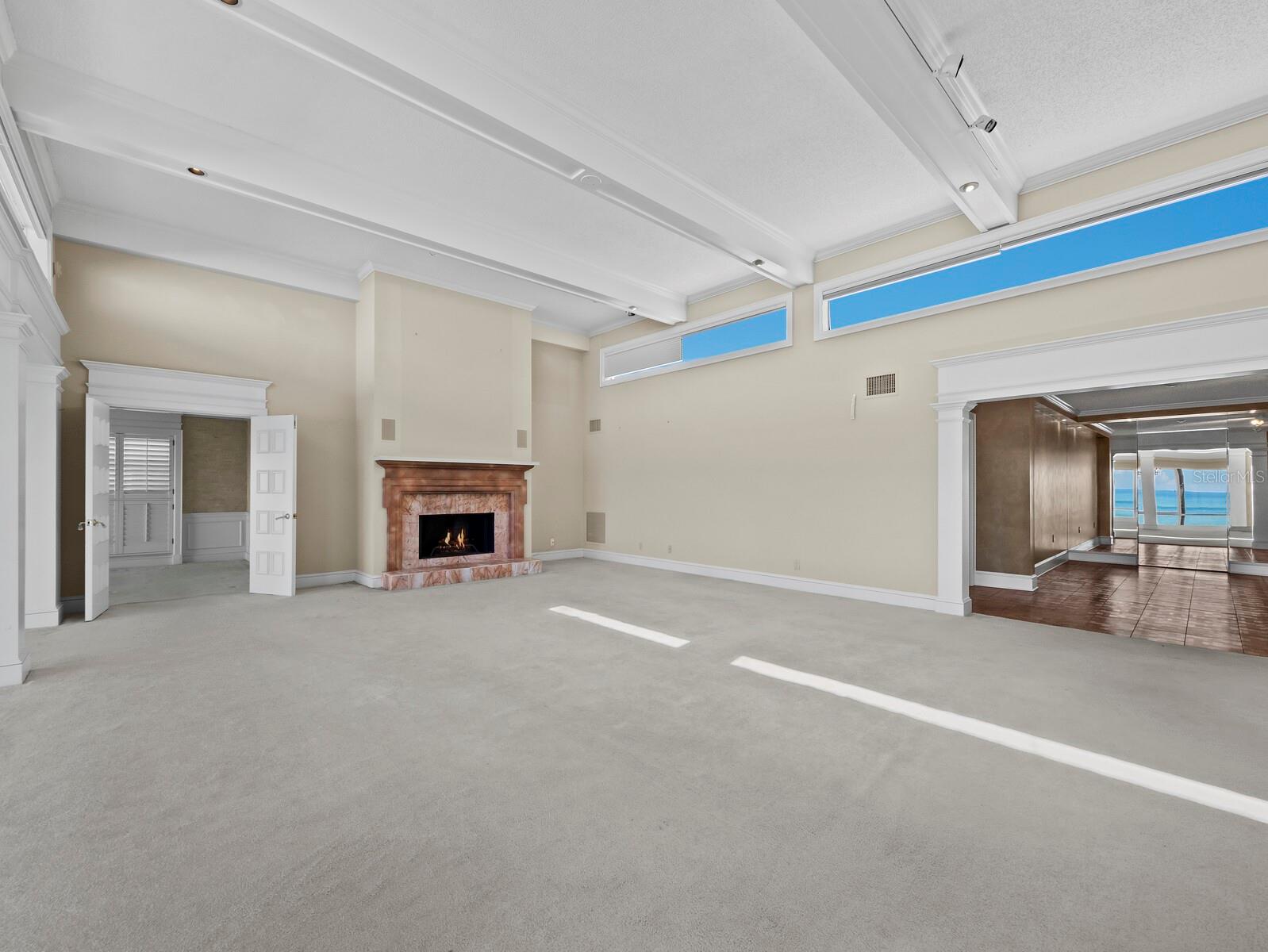 Image 14 of 75 For 4712 Ocean Boulevard W10