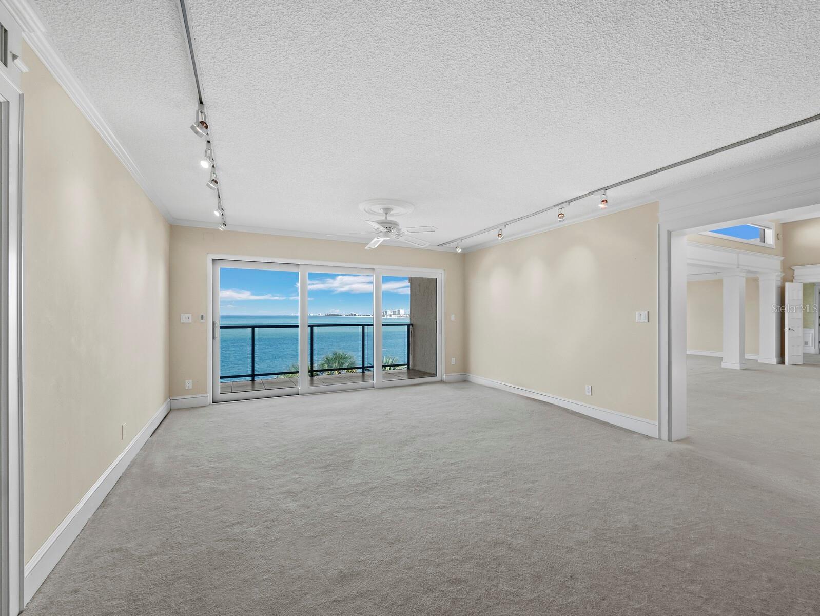 Image 15 of 75 For 4712 Ocean Boulevard W10