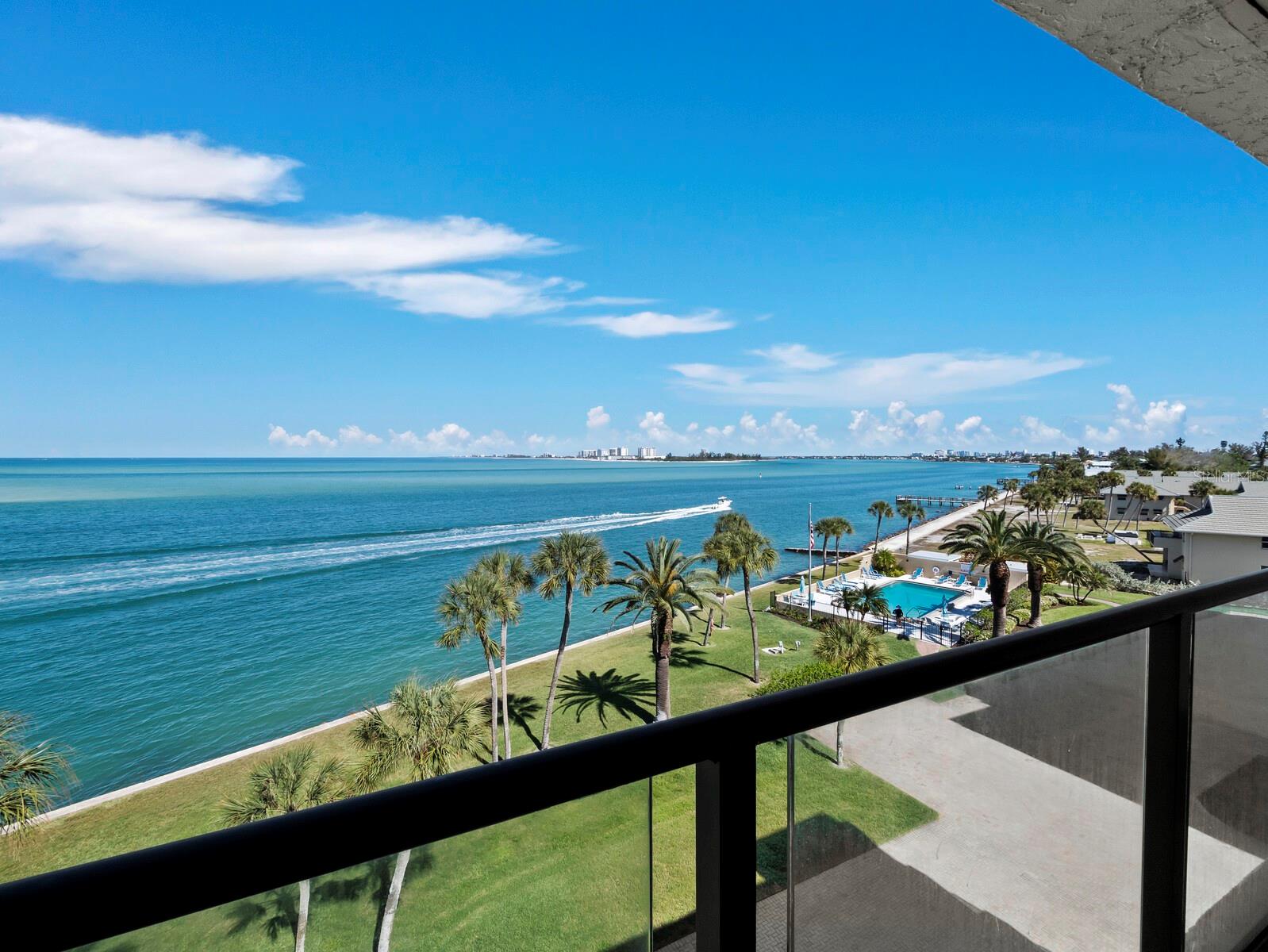 Image 19 of 75 For 4712 Ocean Boulevard W10