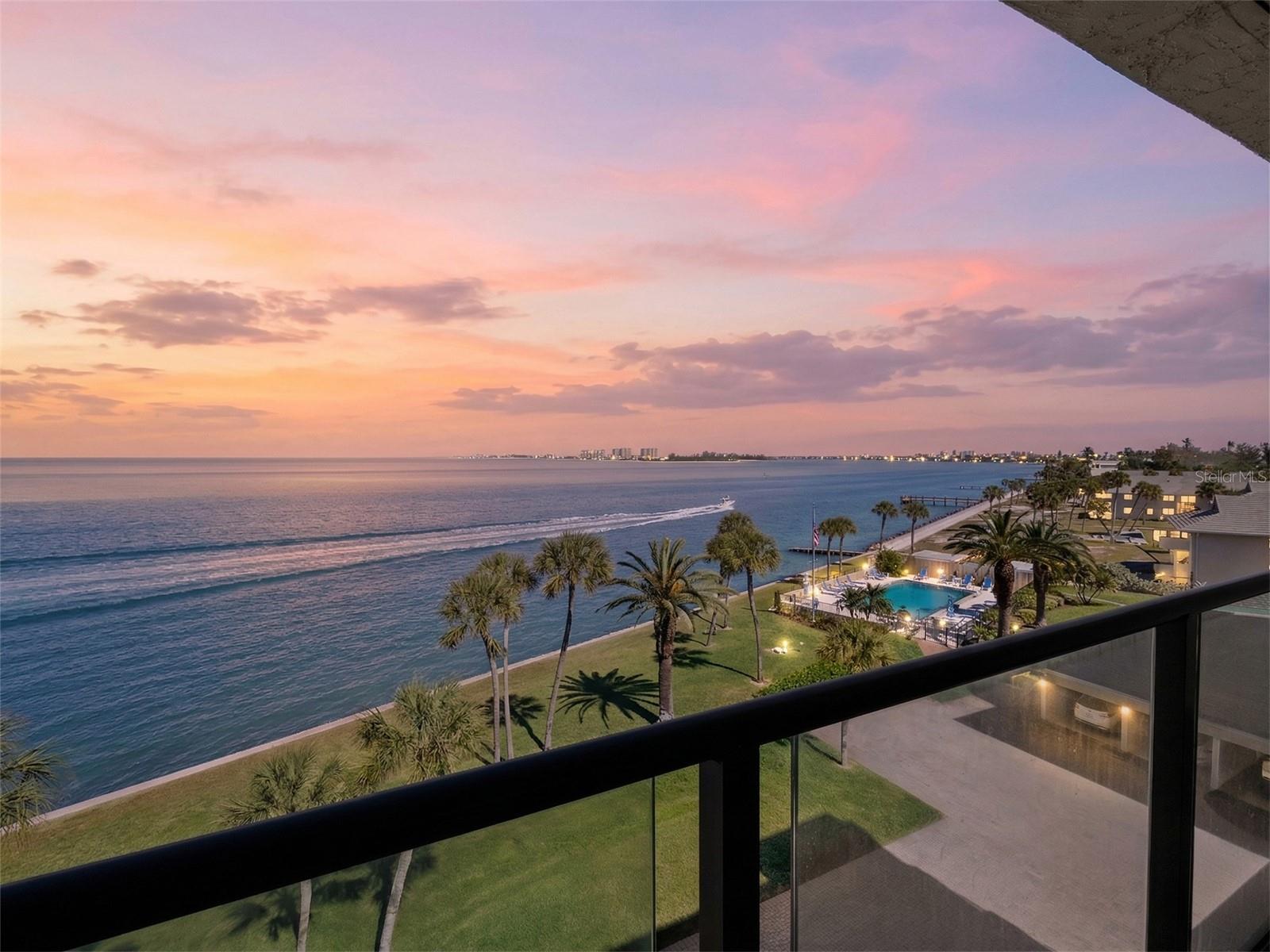 Image 2 of 75 For 4712 Ocean Boulevard W10