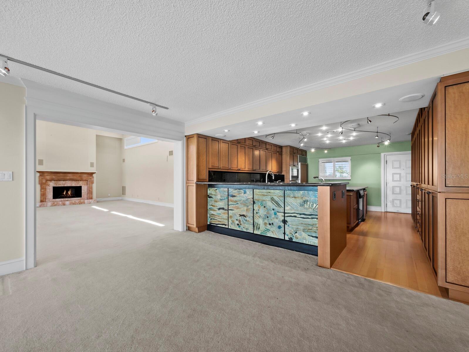 Image 22 of 75 For 4712 Ocean Boulevard W10