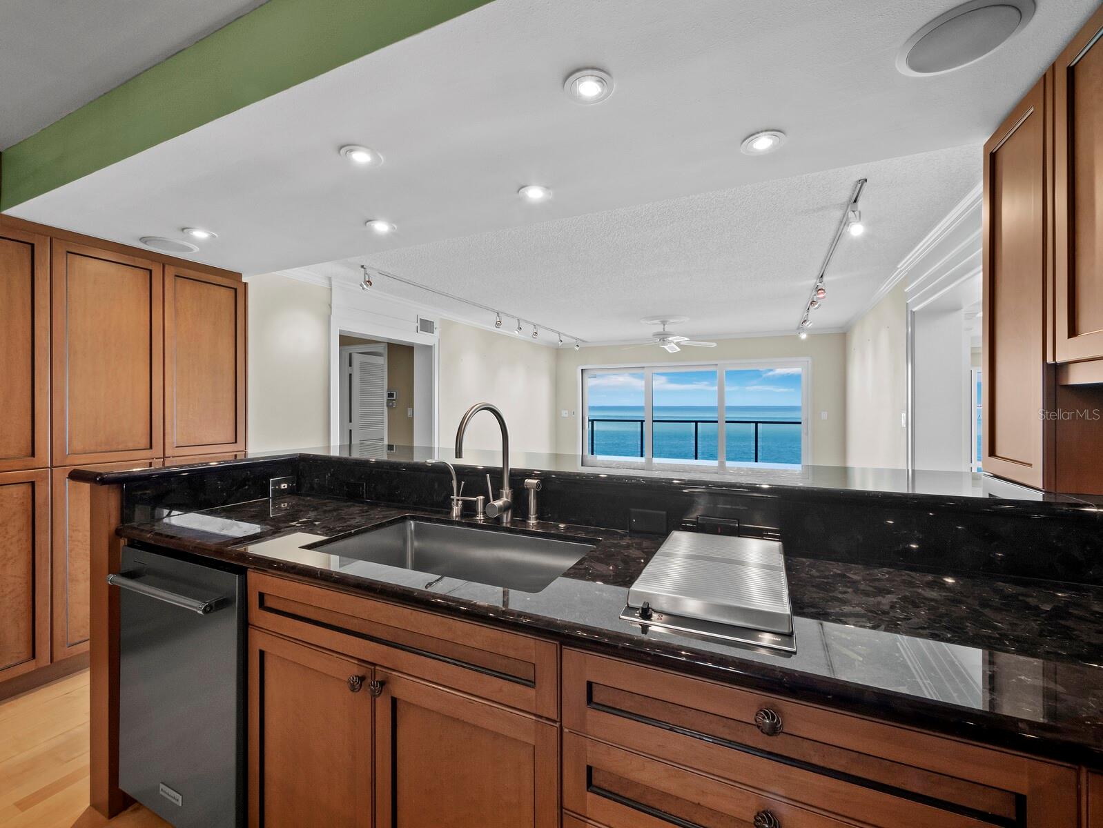 Image 23 of 75 For 4712 Ocean Boulevard W10