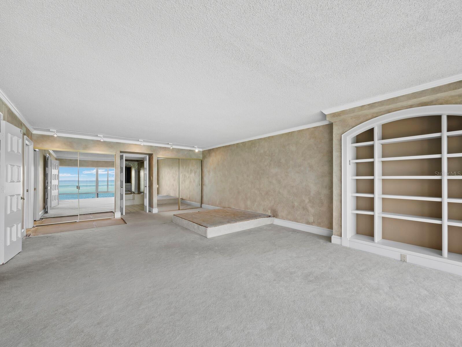 Image 29 of 75 For 4712 Ocean Boulevard W10