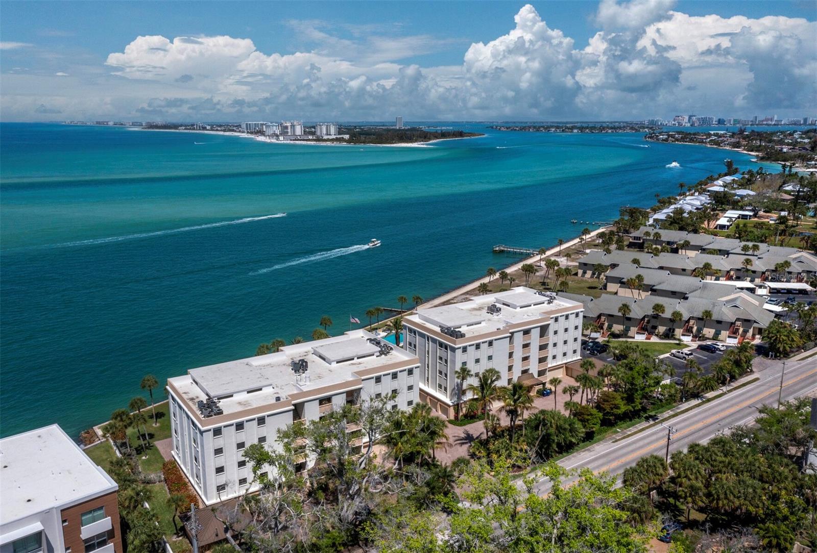 Image 4 of 75 For 4712 Ocean Boulevard W10