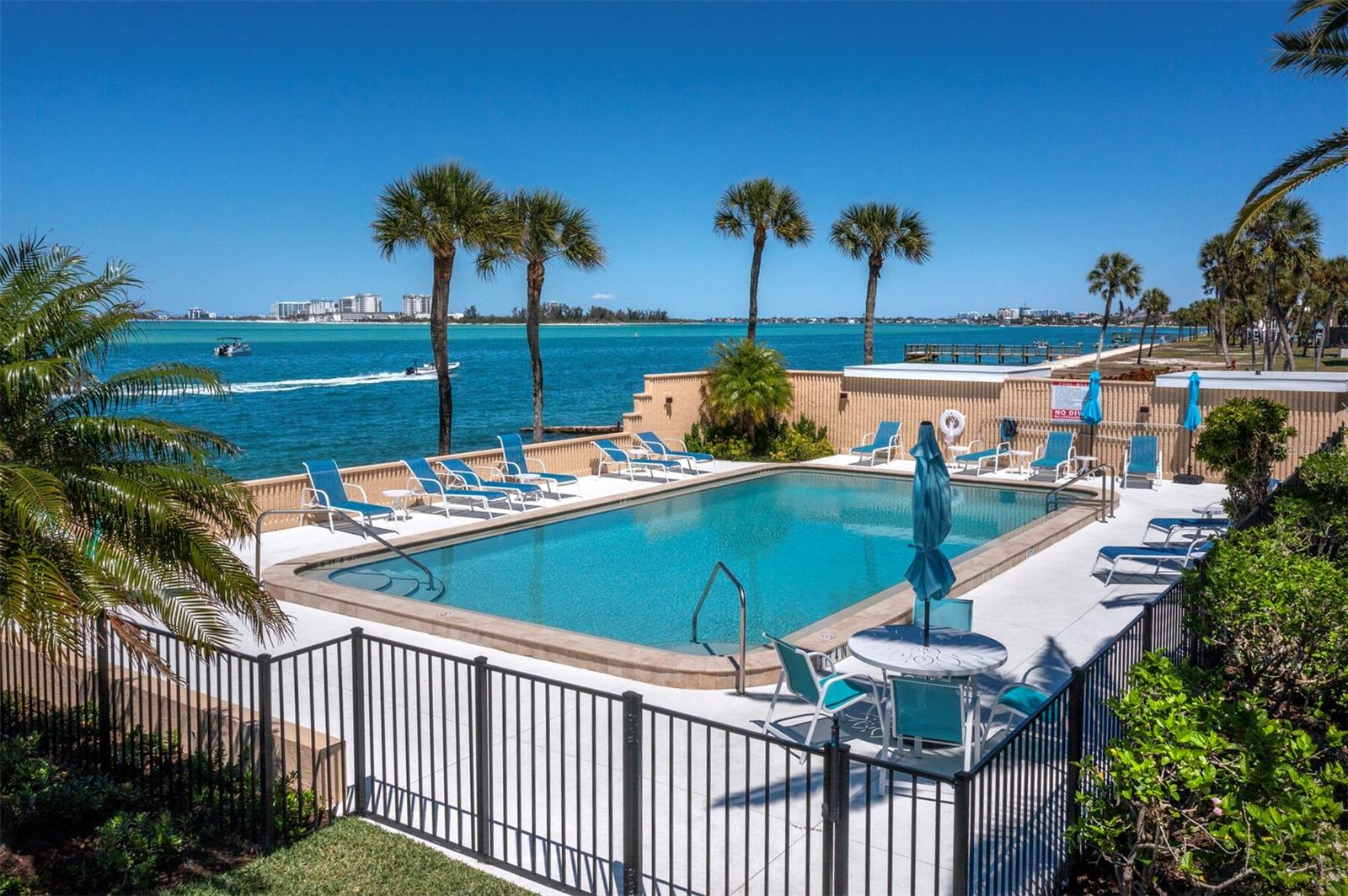 Image 52 of 75 For 4712 Ocean Boulevard W10