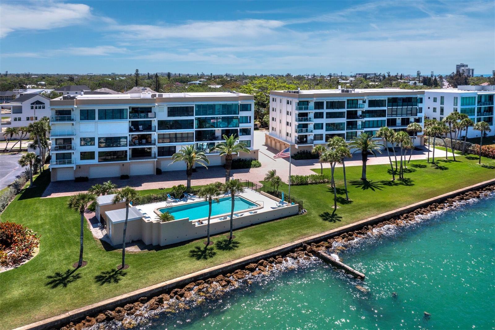 Image 6 of 75 For 4712 Ocean Boulevard W10