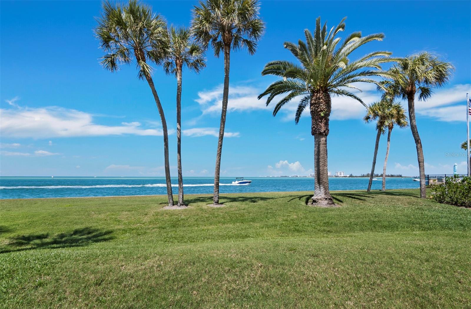 Image 62 of 75 For 4712 Ocean Boulevard W10