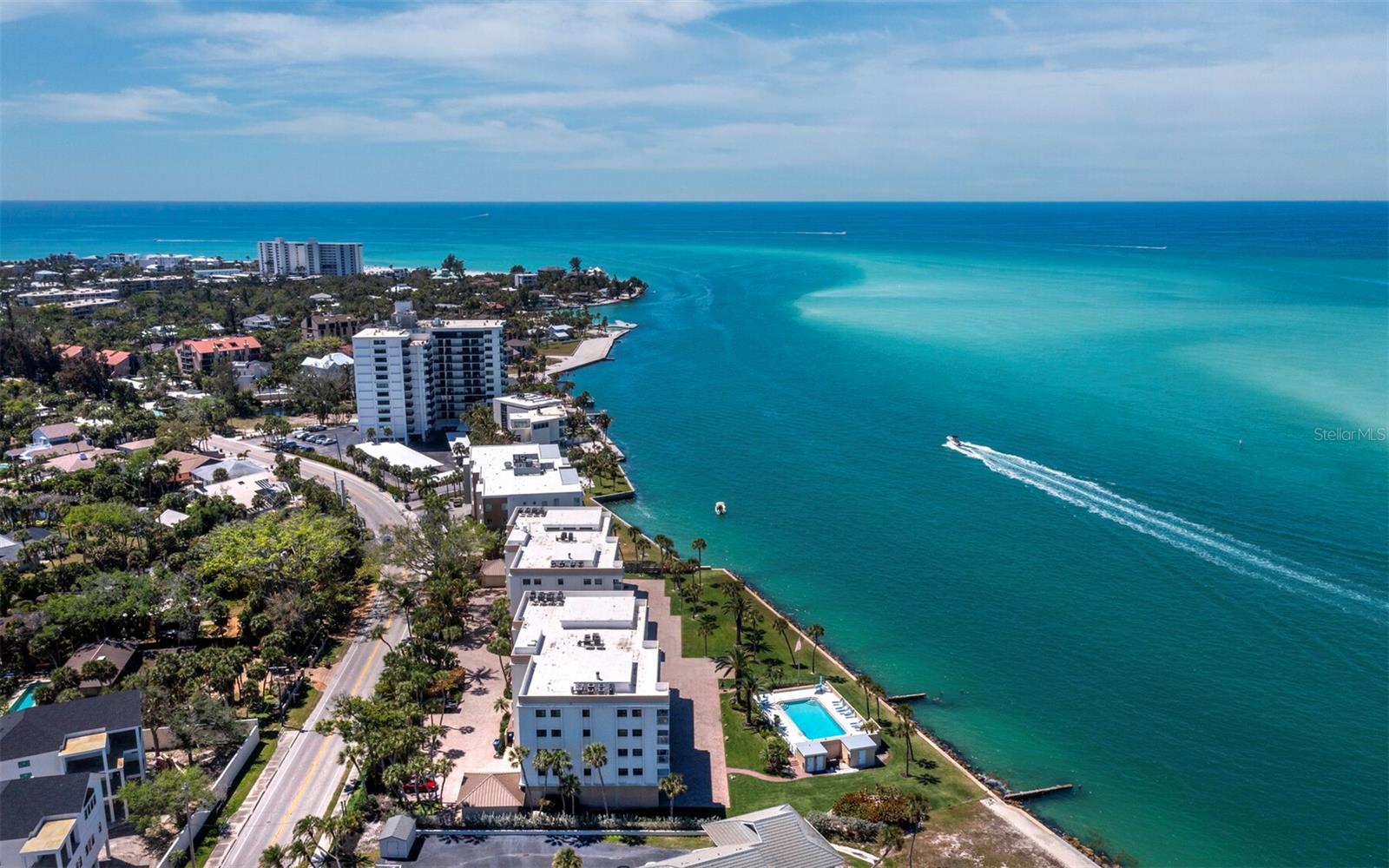 Image 64 of 75 For 4712 Ocean Boulevard W10