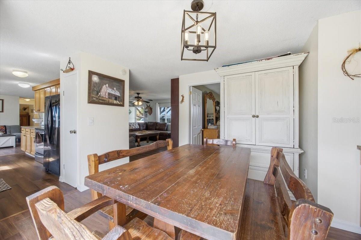 Image 11 of 28 For 1840 Pearce Road