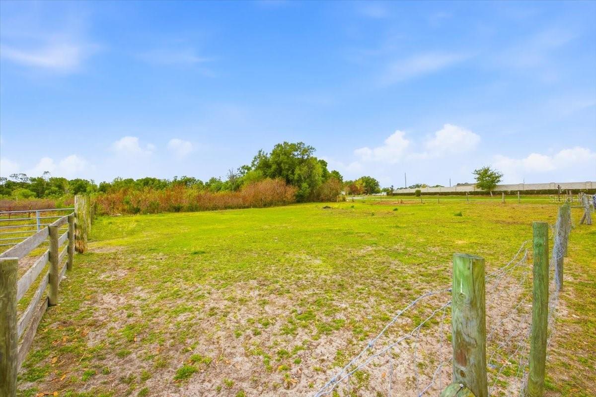 Image 20 of 28 For 1840 Pearce Road