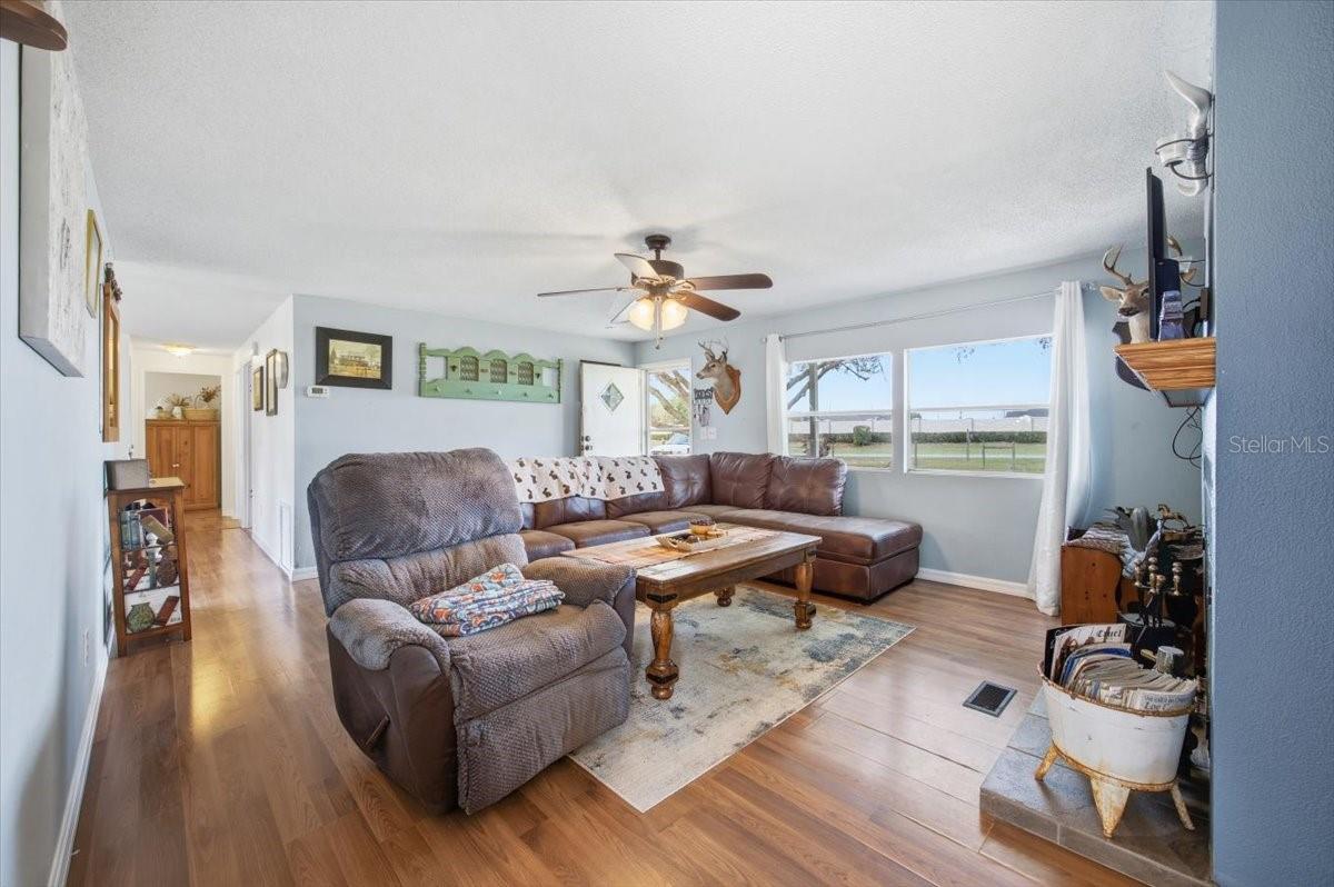 Image 7 of 28 For 1840 Pearce Road