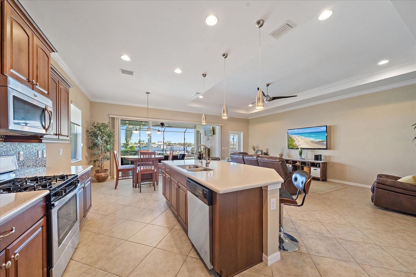 Image 11 of 54 For 5040 Lake Overlook Avenue