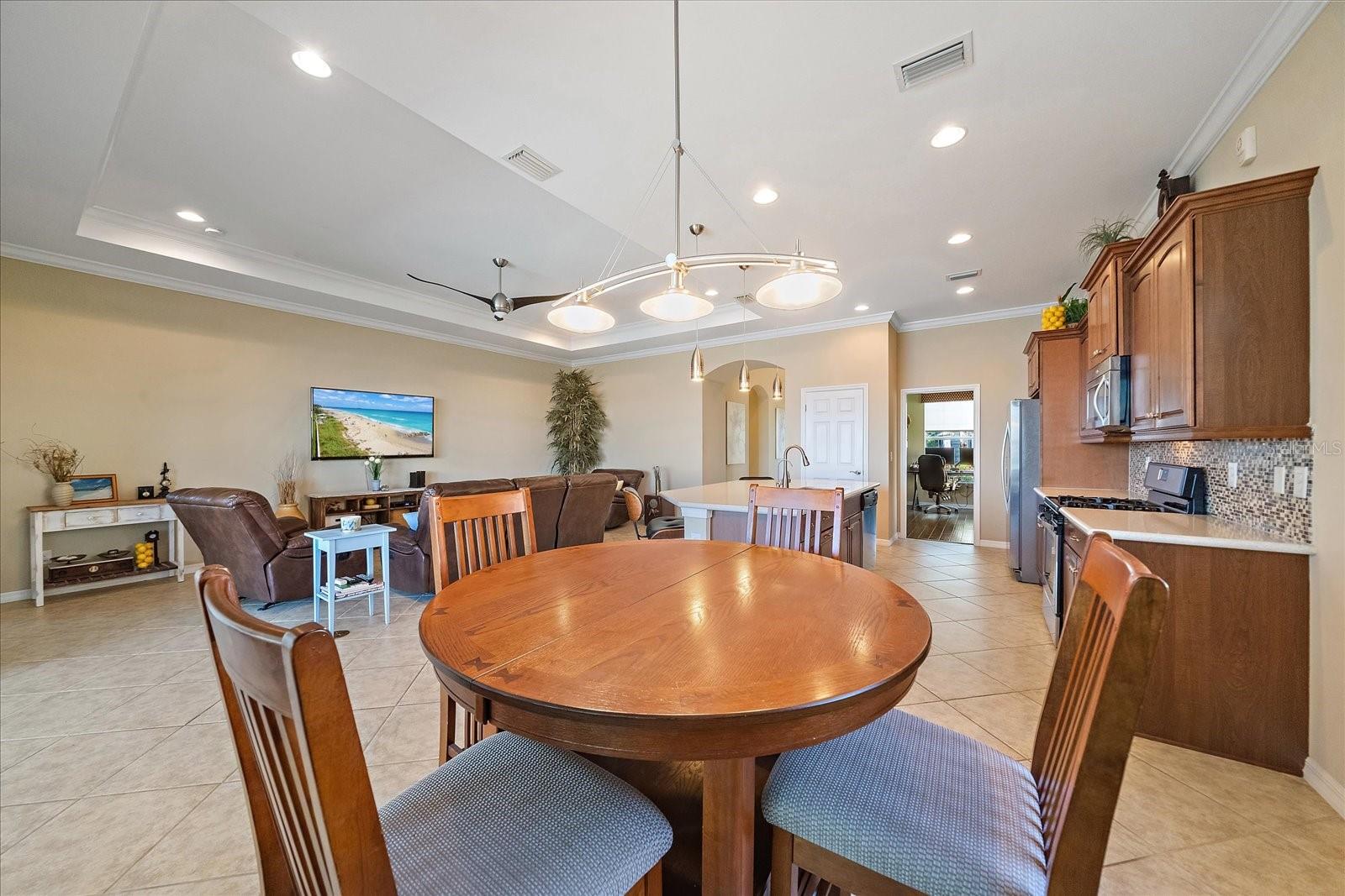 Image 16 of 54 For 5040 Lake Overlook Avenue