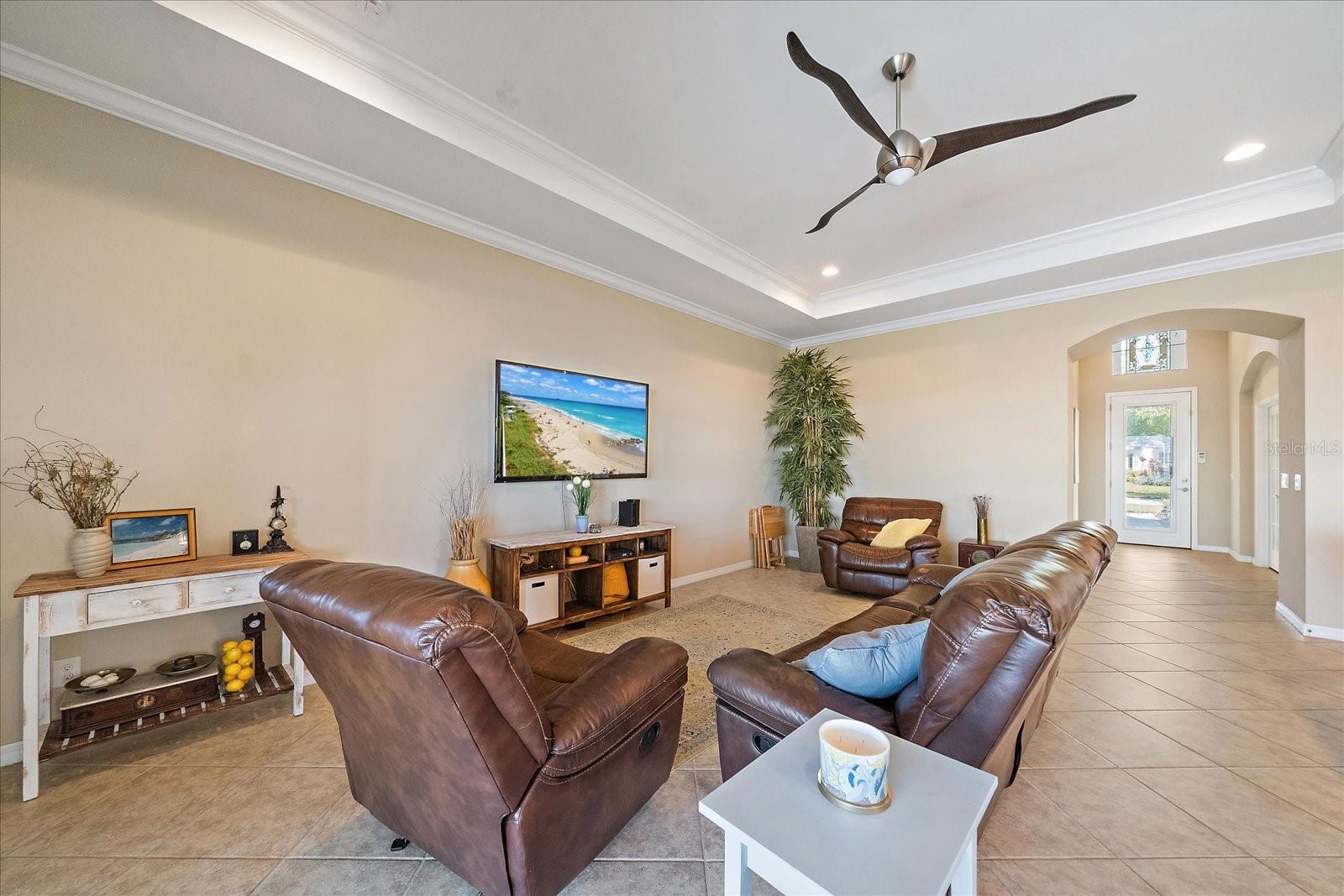 Image 19 of 54 For 5040 Lake Overlook Avenue