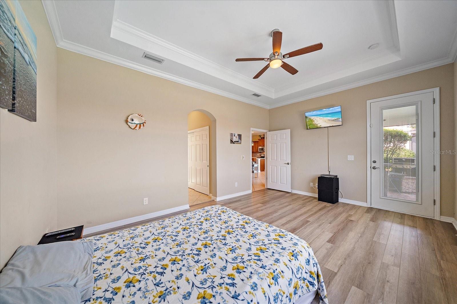 Image 23 of 54 For 5040 Lake Overlook Avenue