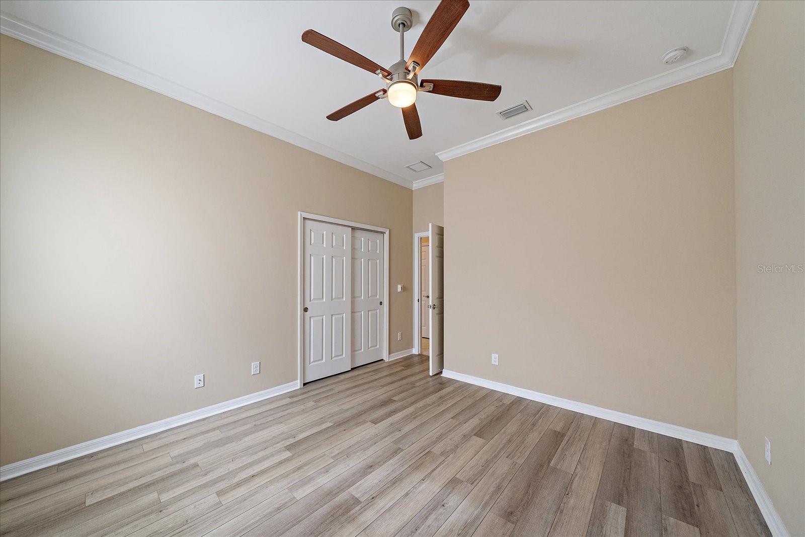 Image 28 of 54 For 5040 Lake Overlook Avenue