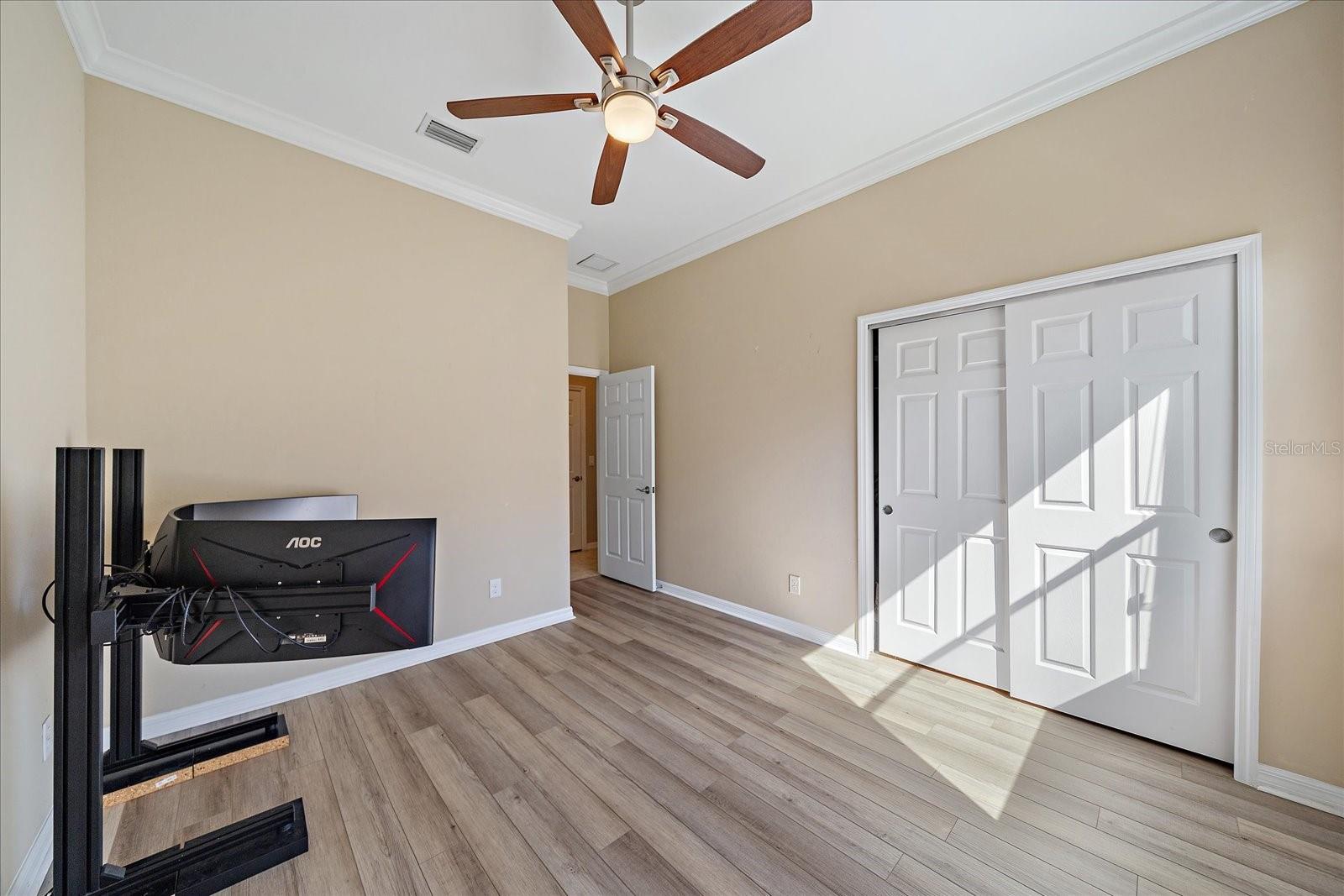 Image 32 of 54 For 5040 Lake Overlook Avenue