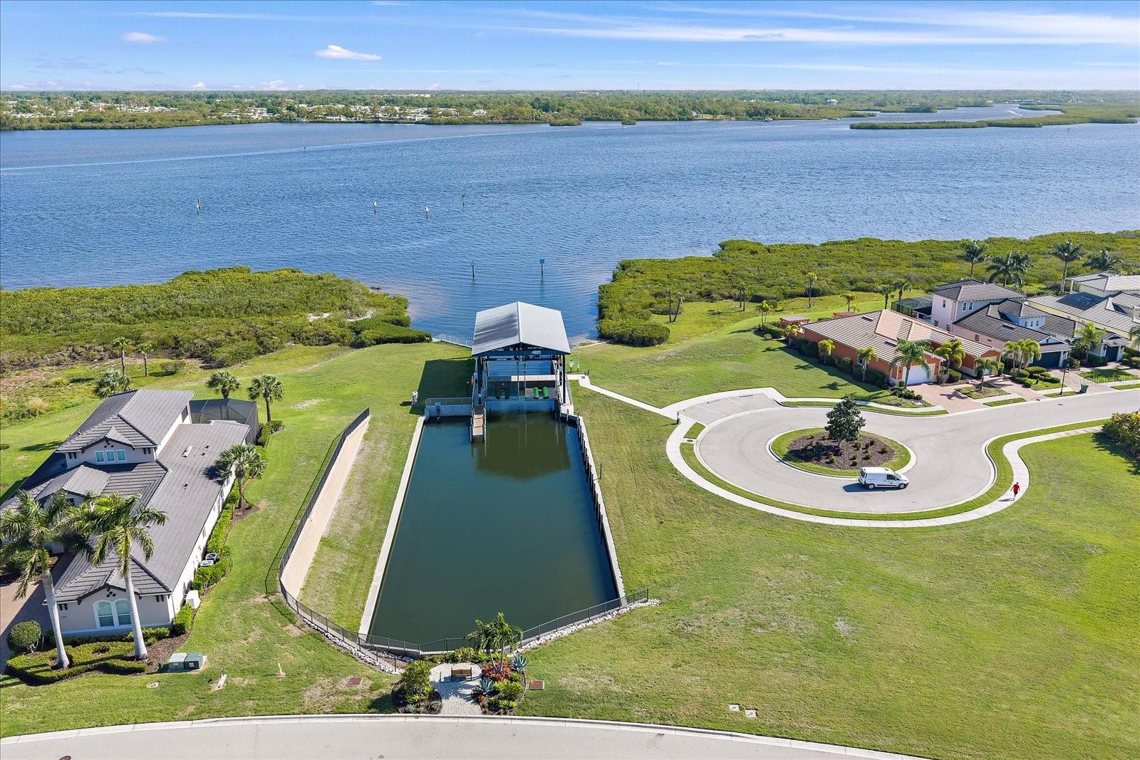 Image 47 of 54 For 5040 Lake Overlook Avenue