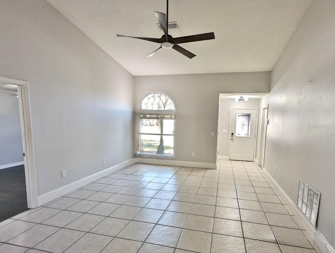 Image 5 of 25 For 4970 Reagen Way