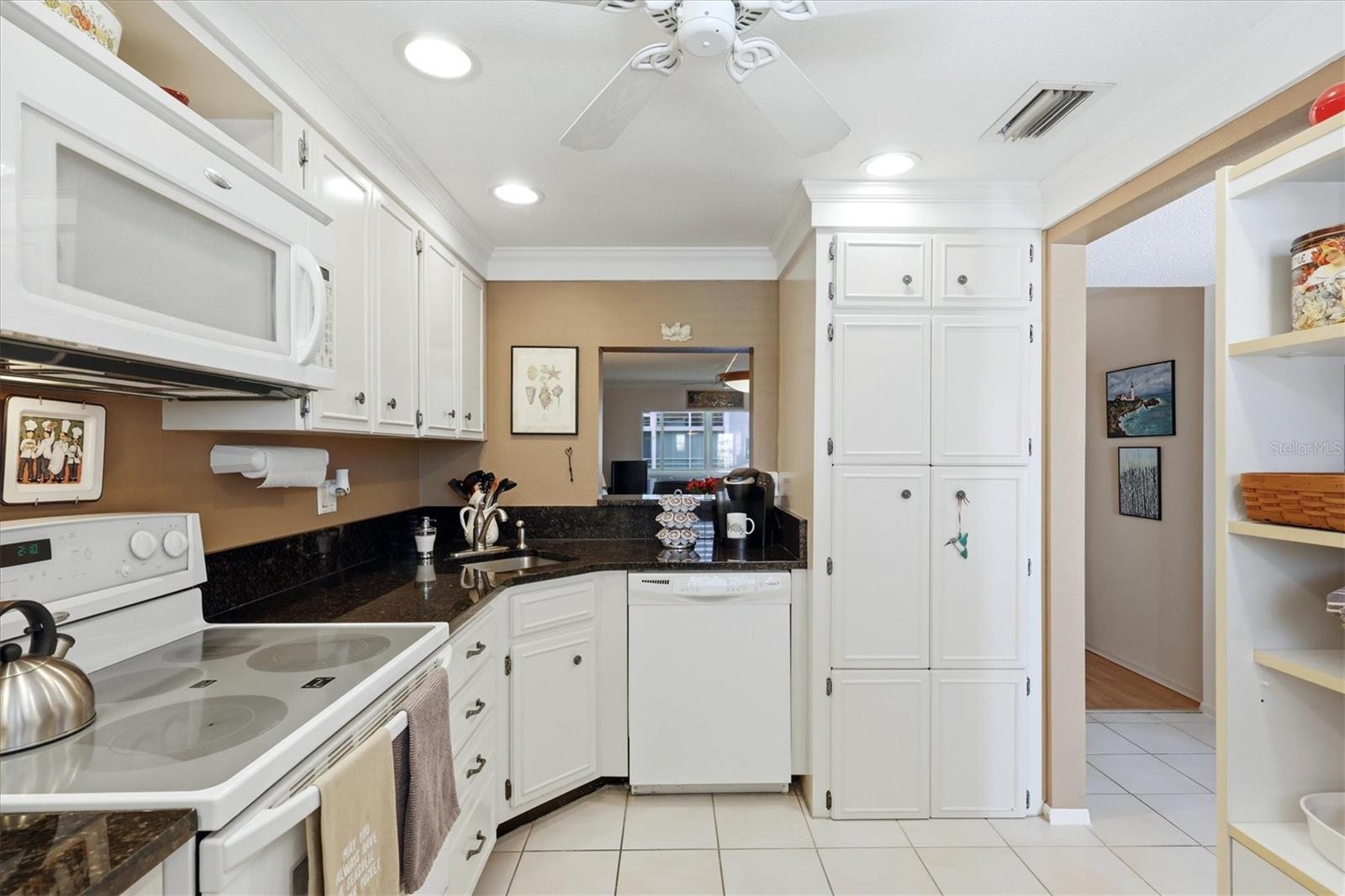 Image 16 of 100 For 220 Santa Maria Street 342