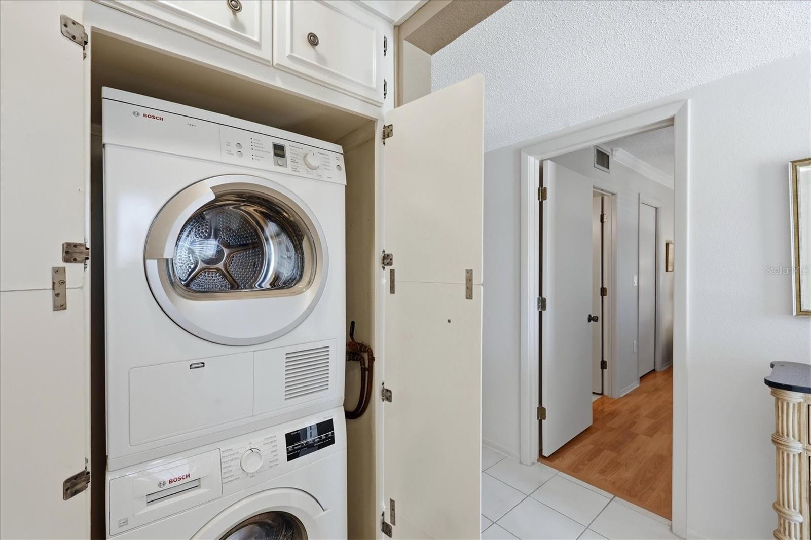 Image 18 of 100 For 220 Santa Maria Street 342