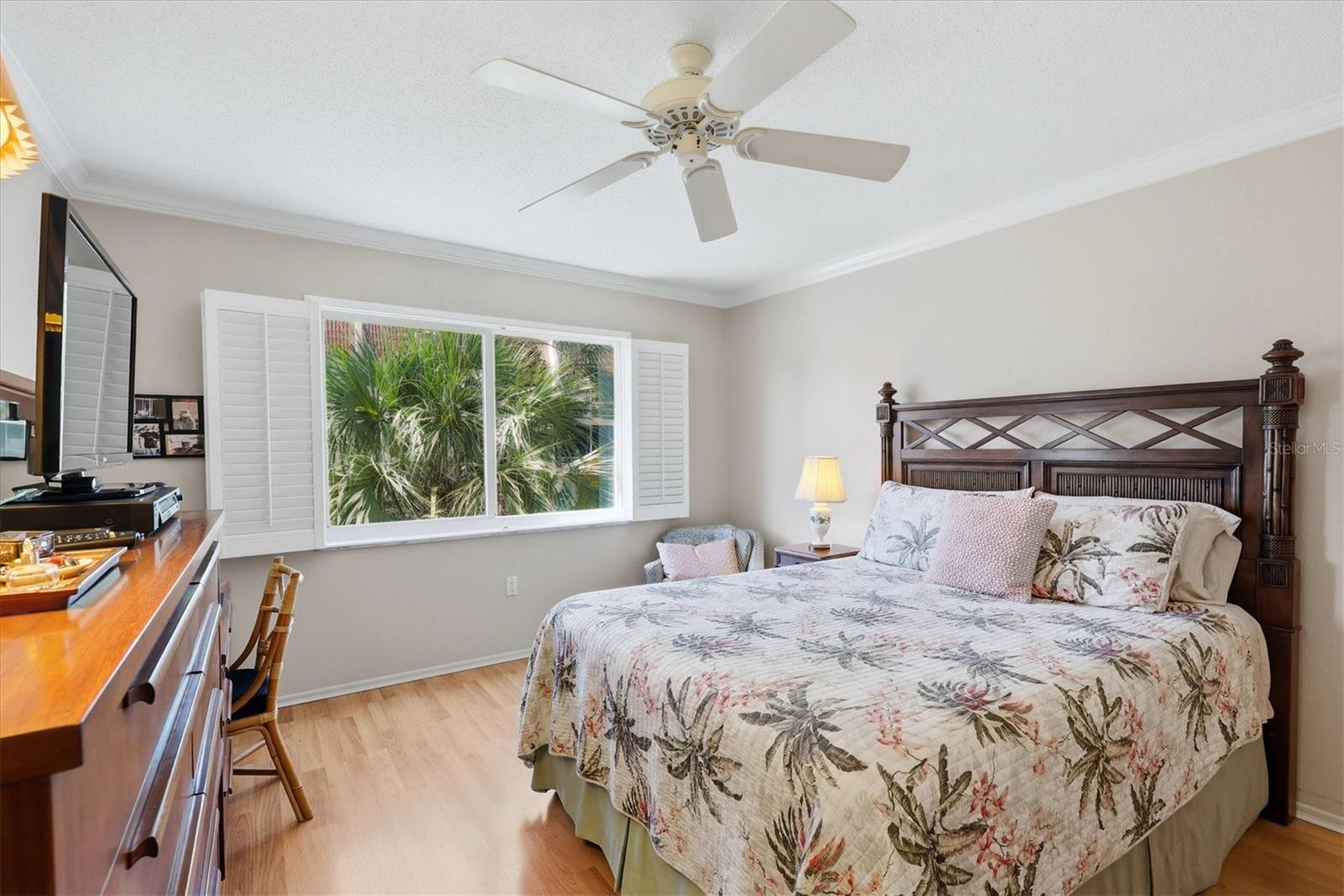 Image 19 of 100 For 220 Santa Maria Street 342