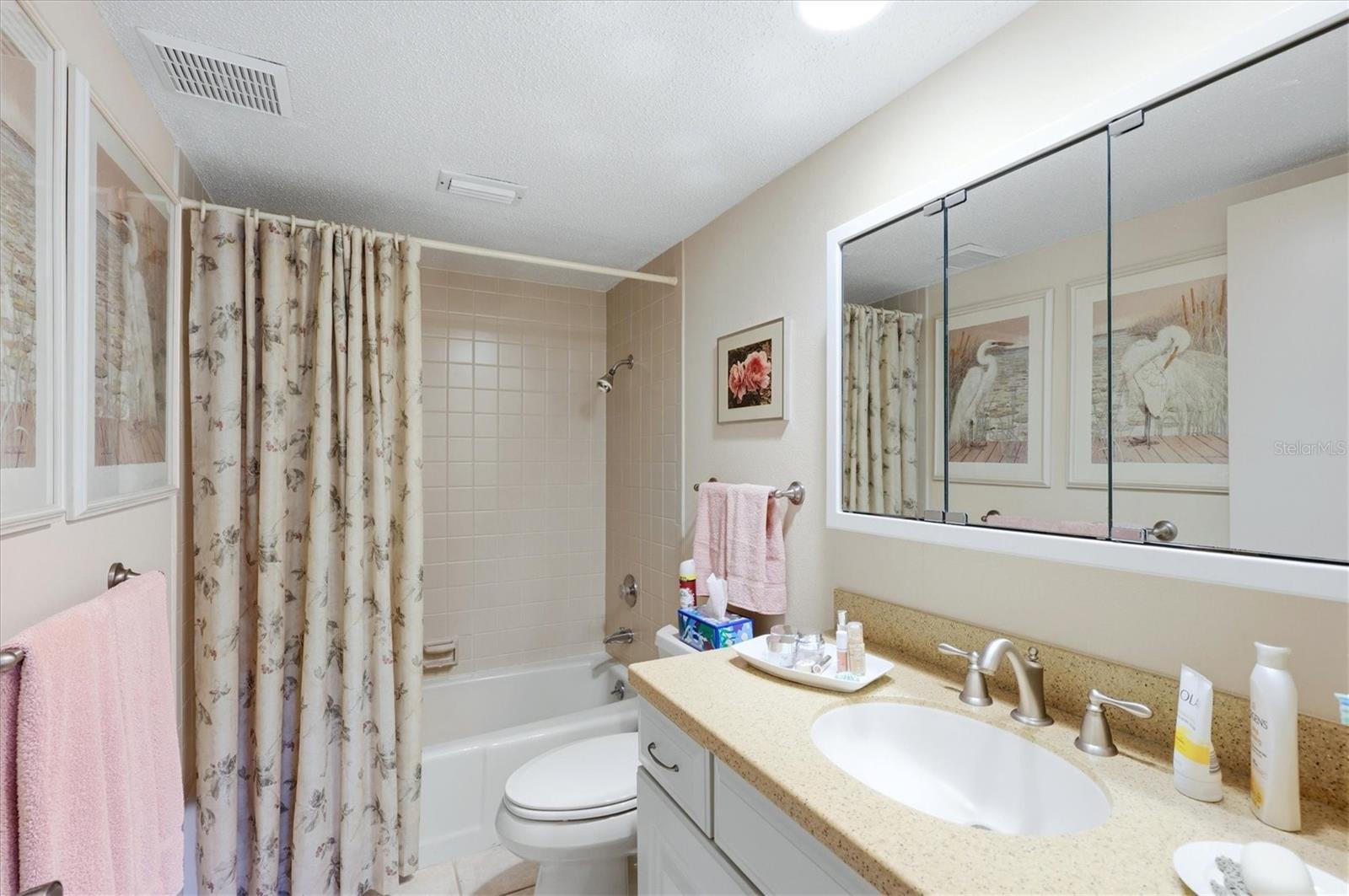 Image 23 of 100 For 220 Santa Maria Street 342