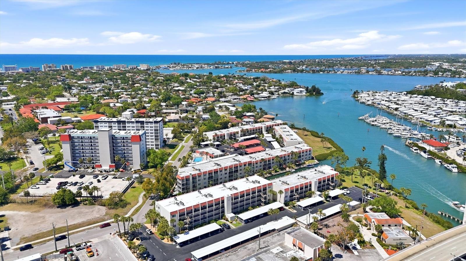 Image 28 of 100 For 220 Santa Maria Street 342