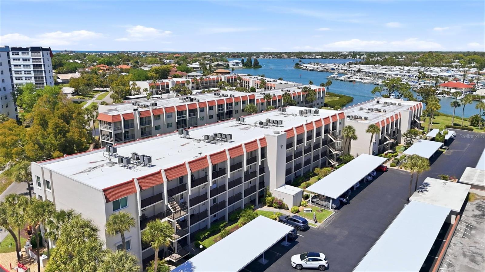 Image 31 of 100 For 220 Santa Maria Street 342